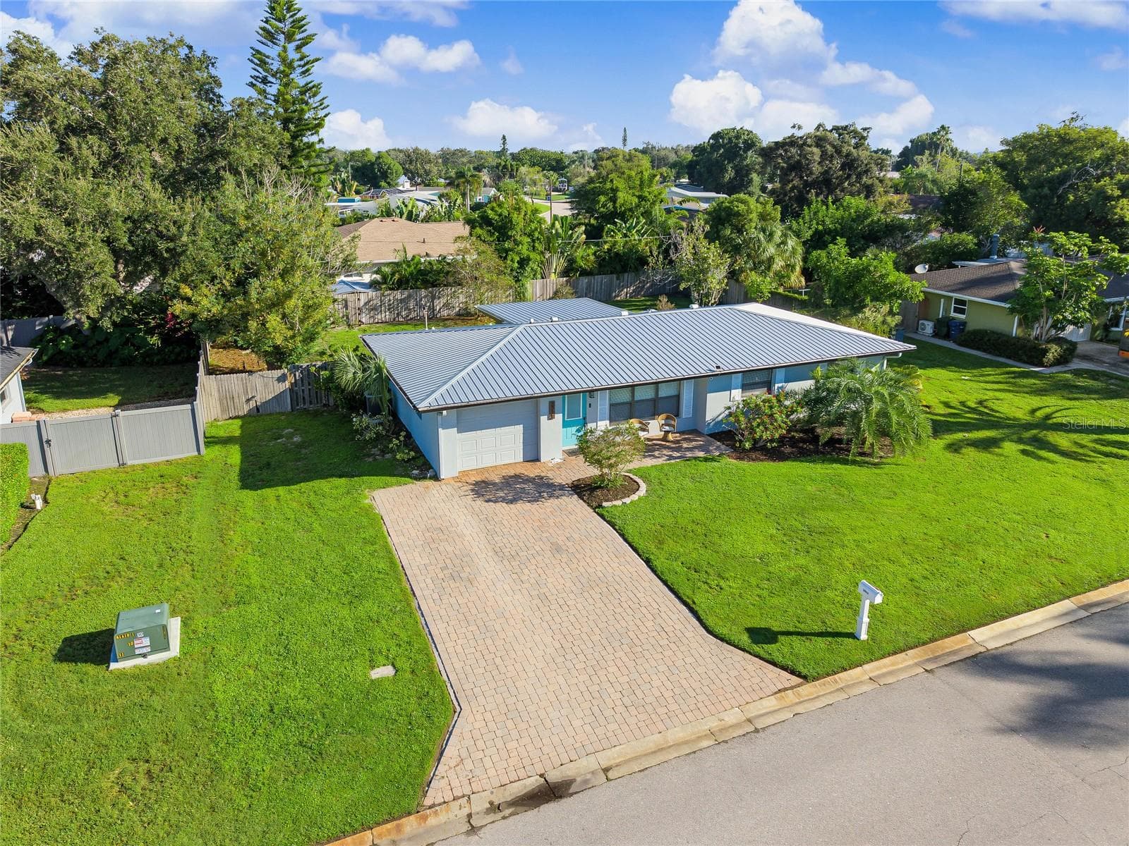 Front of House - 3013 JENNINGS DR, SARASOTA