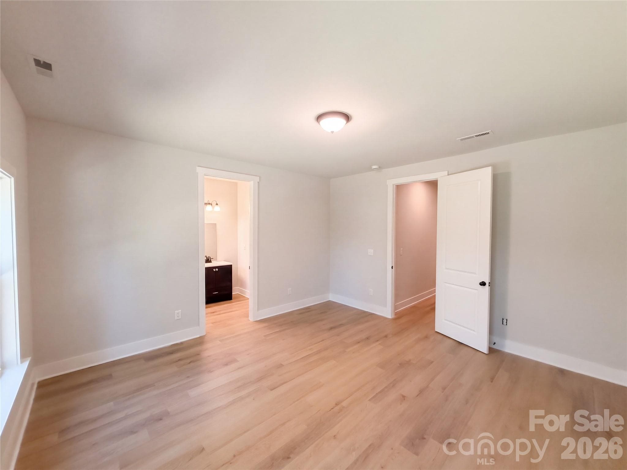 Single Family Residence at 8807 Crestwood Drive, Mount Pleasant, photo 9 of 27