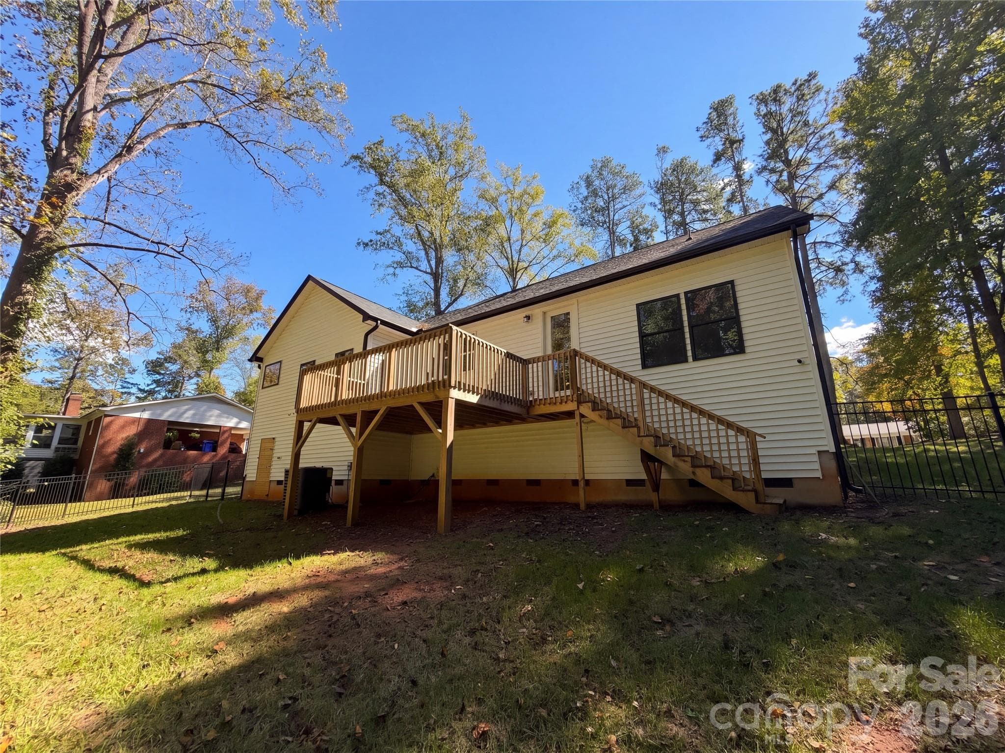 Single Family Residence at 8807 Crestwood Drive, Mount Pleasant, photo 23 of 27