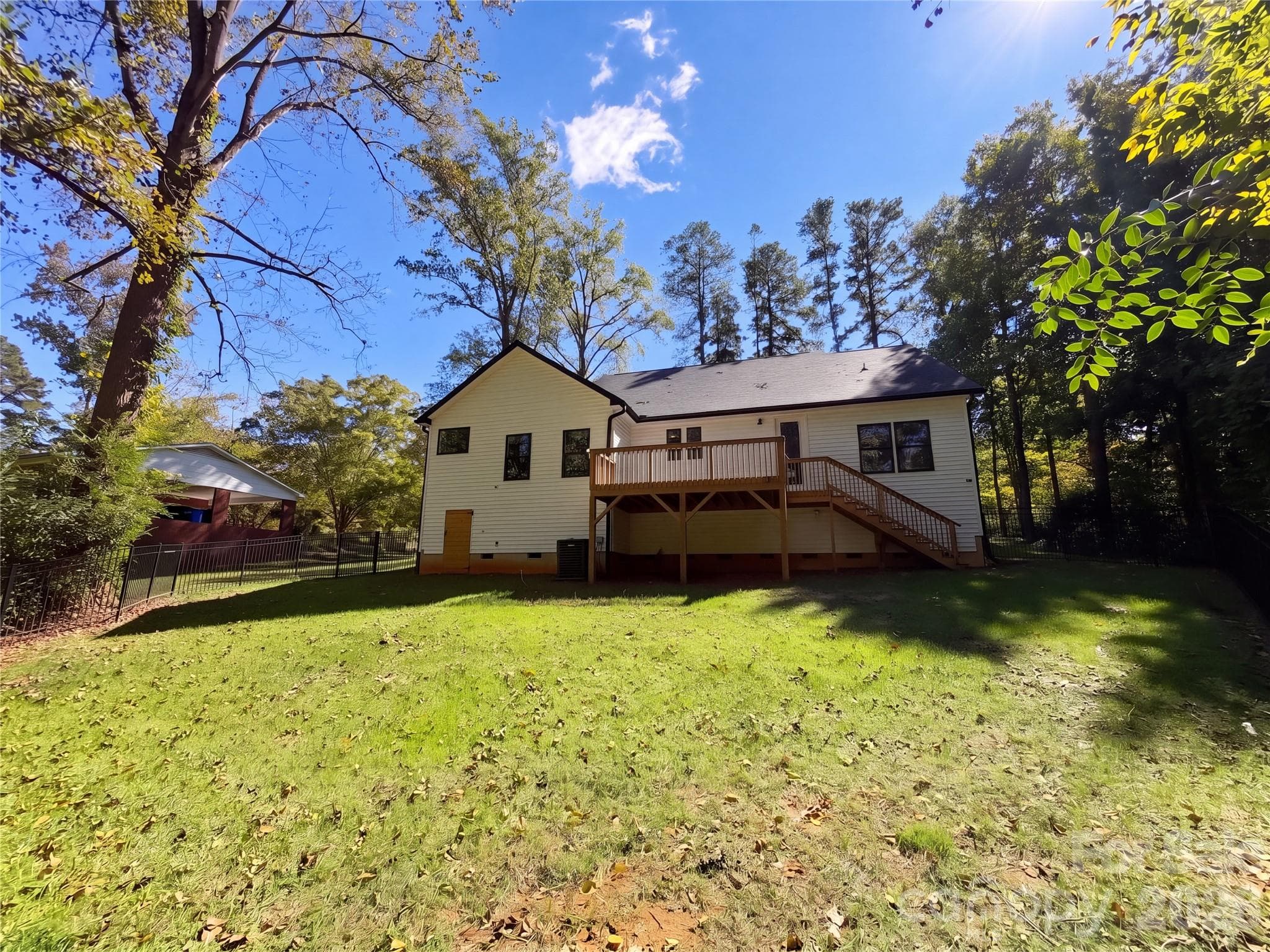 Single Family Residence at 8807 Crestwood Drive, Mount Pleasant, photo 24 of 27