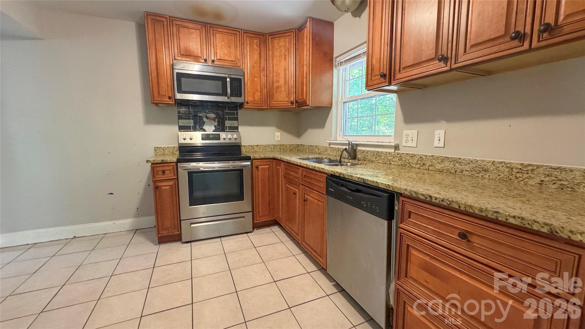 Single Family Residence at 350 Waycross Drive, Charlotte, photo 3 of 21