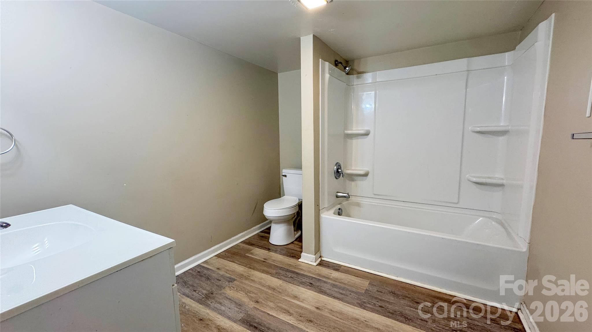 Single Family Residence at 350 Waycross Drive, Charlotte, photo 14 of 21