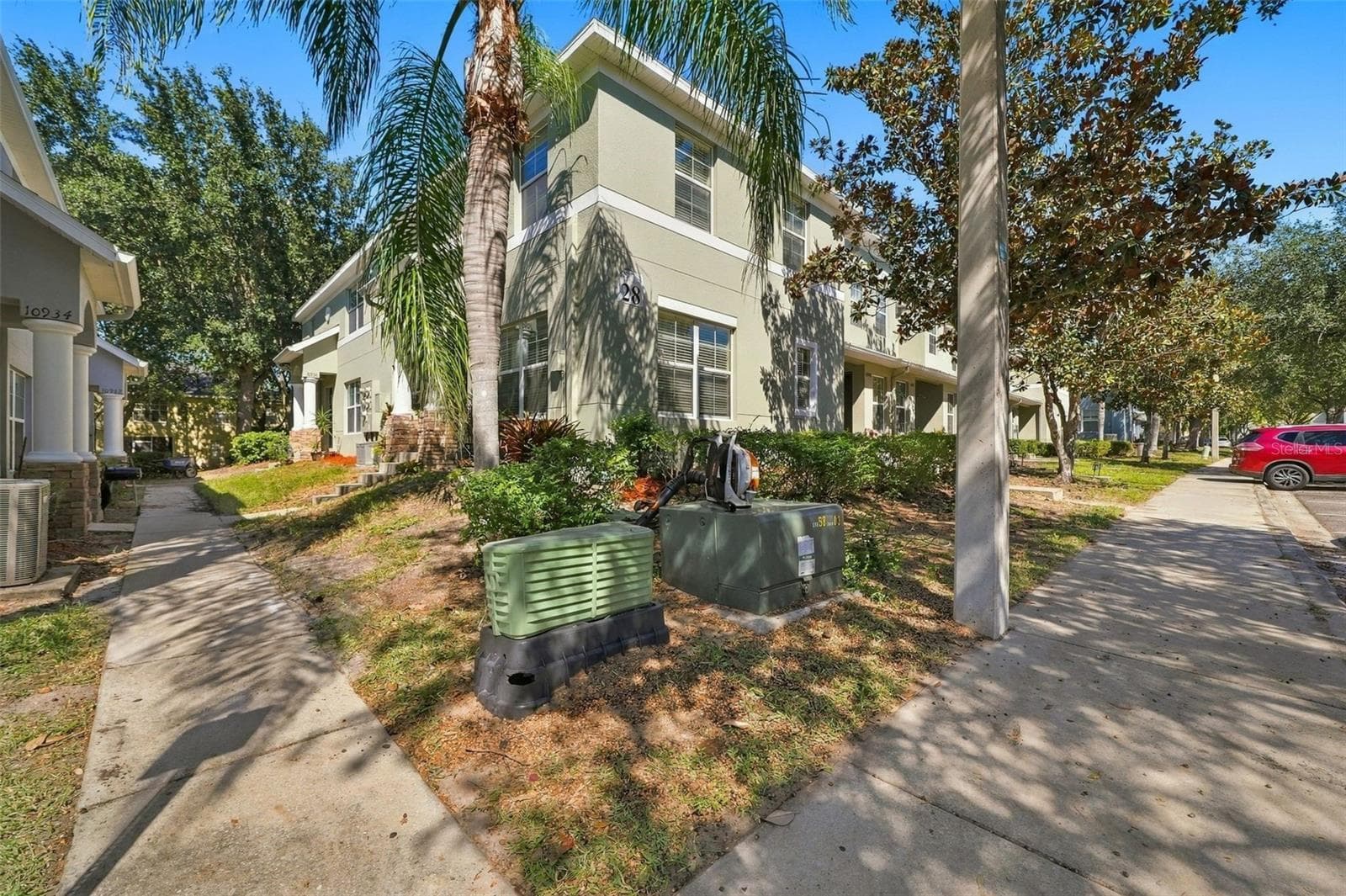Townhouse at 10938 KEYS GATE DR, RIVERVIEW, photo 2 of 31