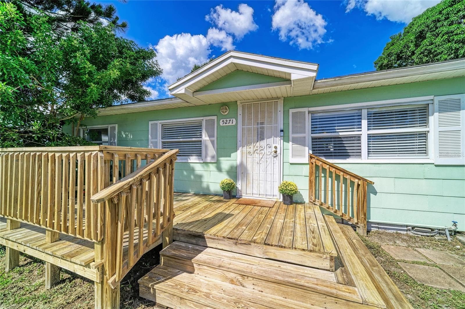 Single Family Residence at 5271 43RD TER N, ST PETERSBURG, photo 2 of 40