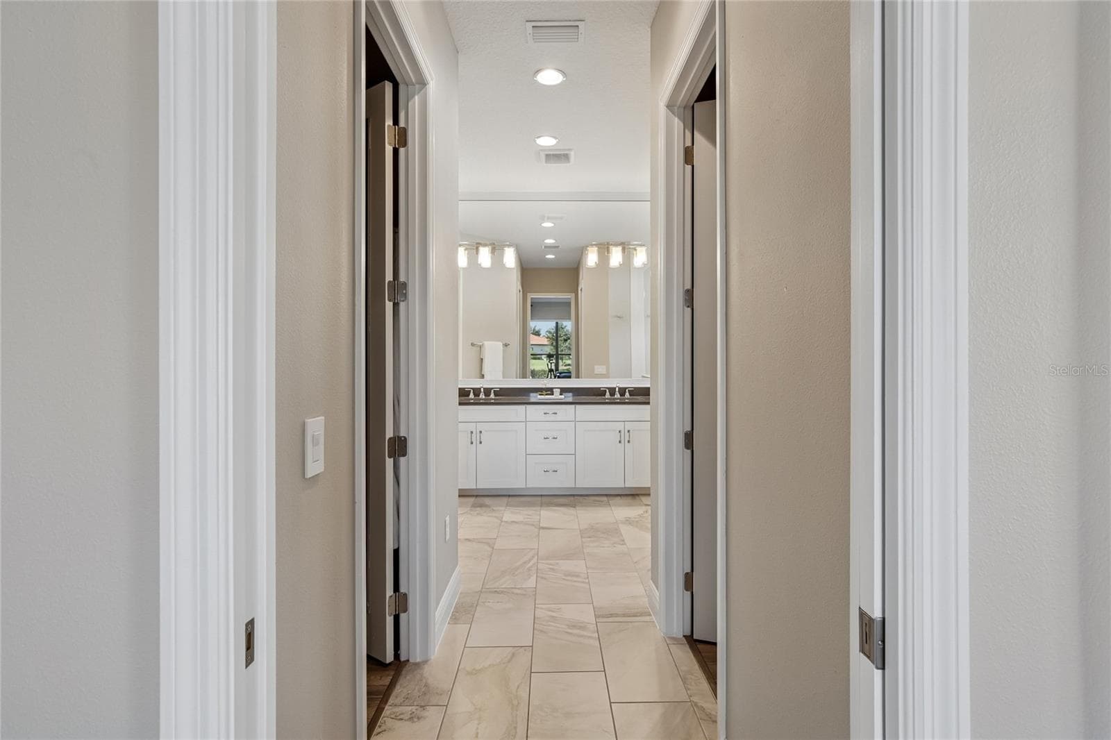 Single Family Residence at 15721 CASTLE PARK TER, LAKEWOOD RANCH, photo 33 of 100