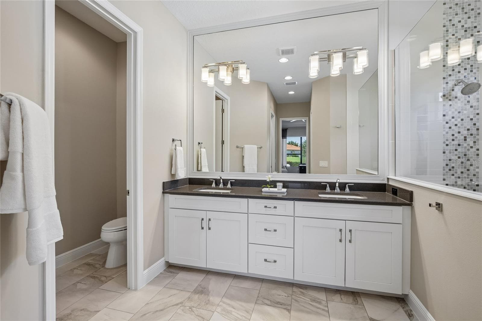 Single Family Residence at 15721 CASTLE PARK TER, LAKEWOOD RANCH, photo 35 of 100