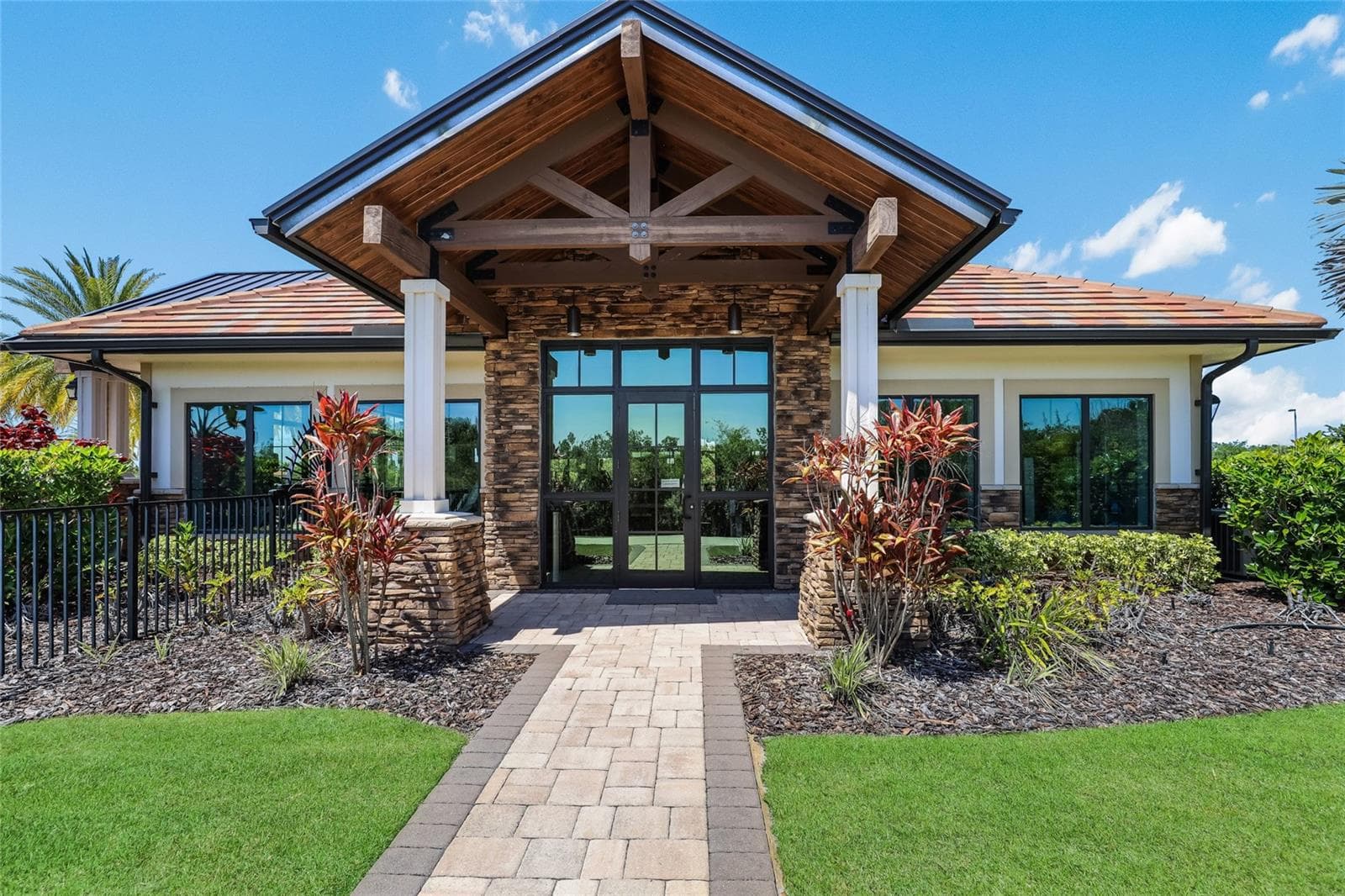 Single Family Residence at 15721 CASTLE PARK TER, LAKEWOOD RANCH, photo 88 of 100