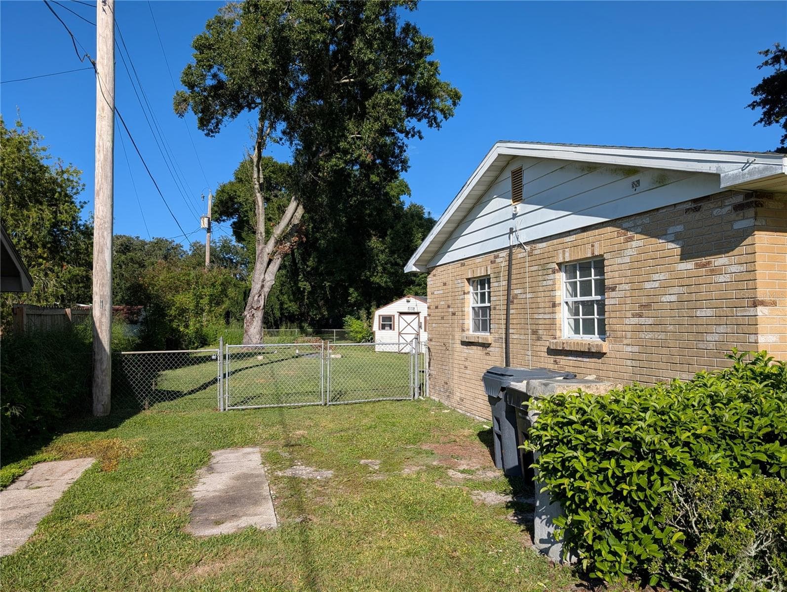 Front - Left Side - 2835 DIXIE RD, LAKELAND
