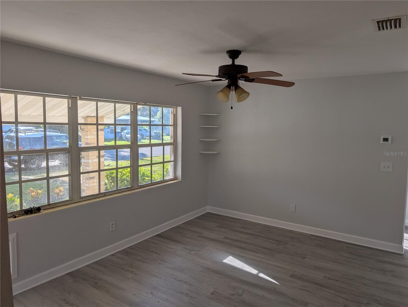 Living Room - 2835 DIXIE RD, LAKELAND