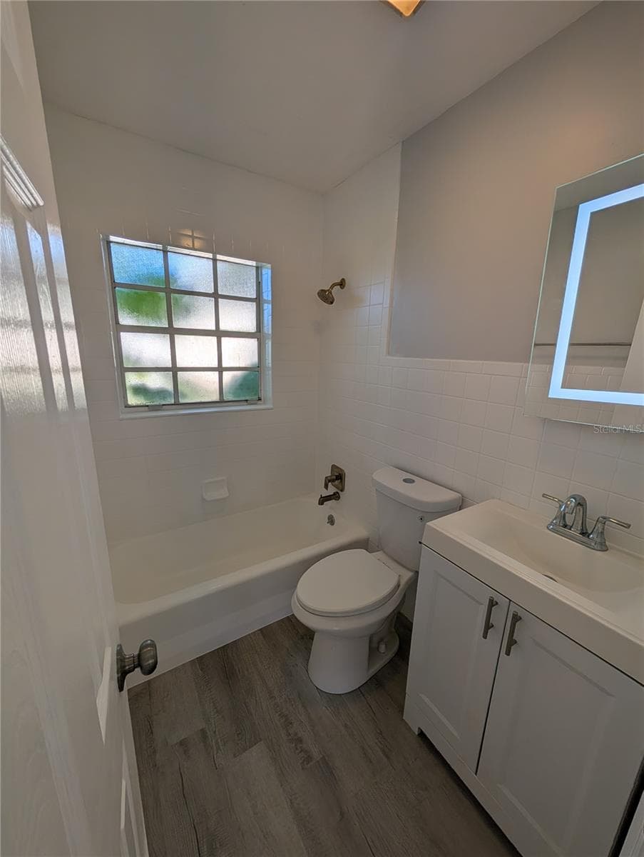 Bathroom - 2835 DIXIE RD, LAKELAND