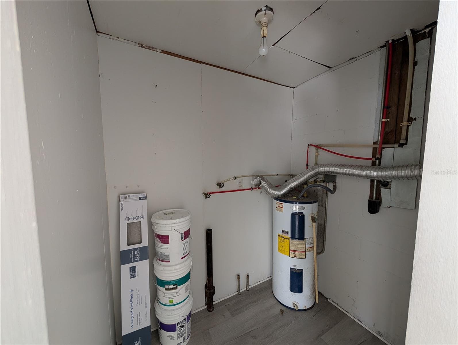 Laundry - 2835 DIXIE RD, LAKELAND