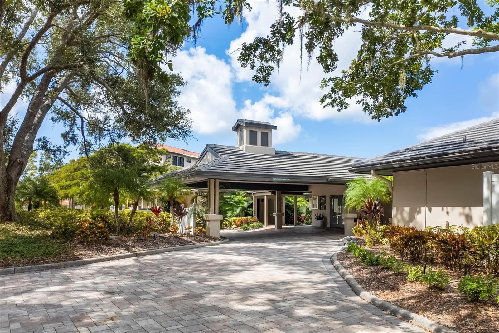Landings Racquet Club - 1703 STARLING DR #1703, SARASOTA