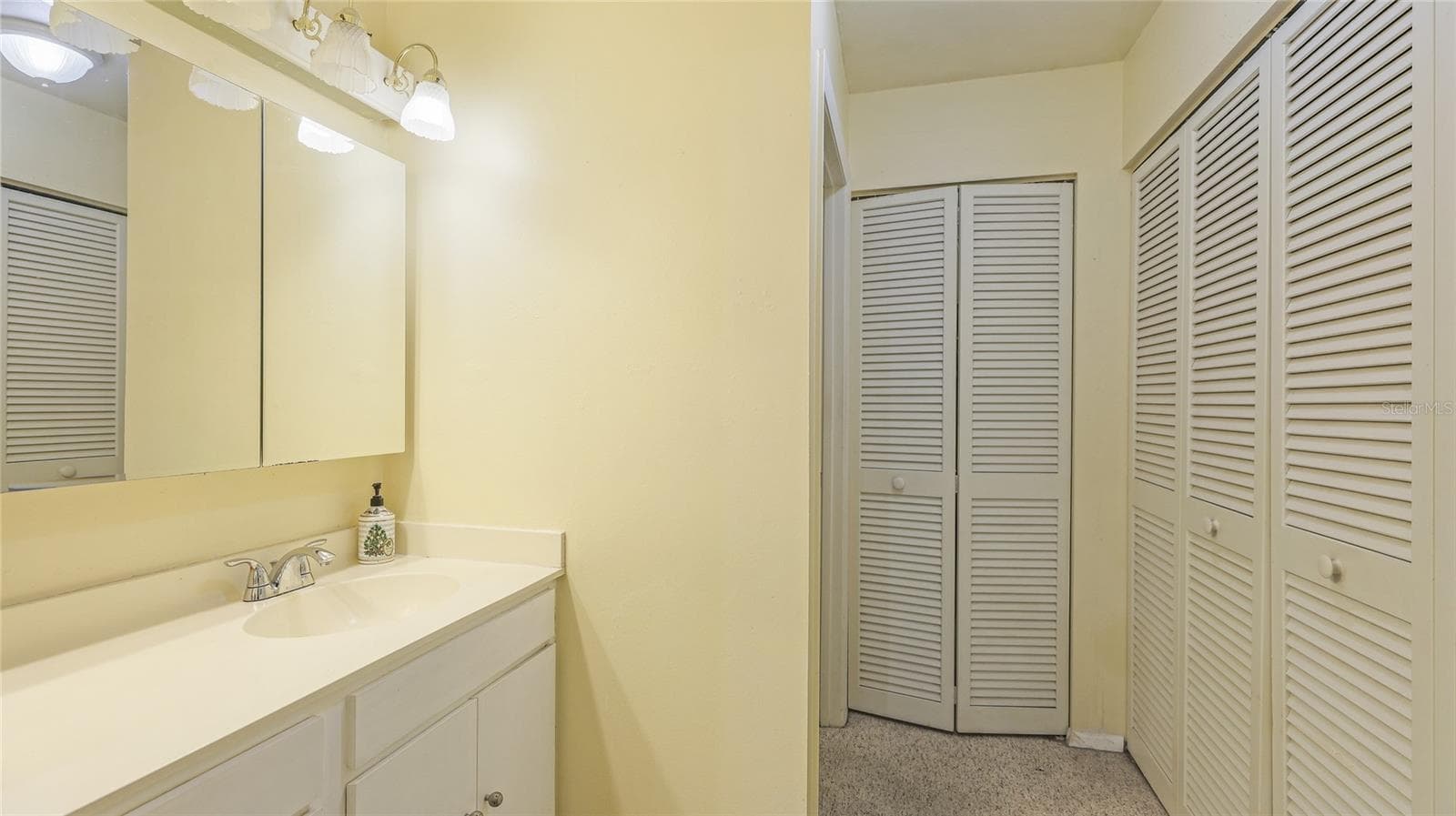 Condominium at 527 SPRING LAKES BLVD #527, BRADENTON, photo 18 of 37