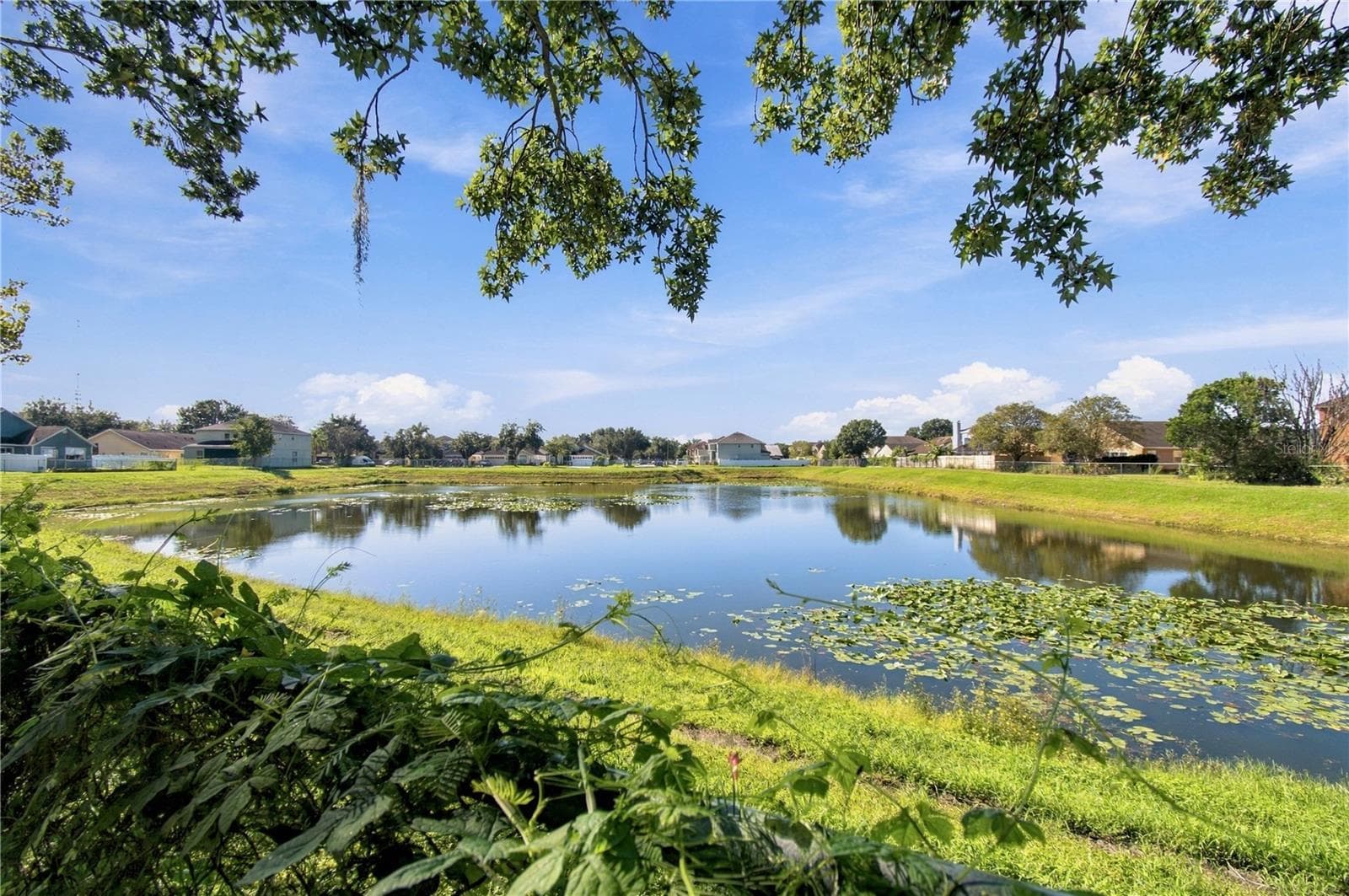 Pond View - 9914 SURREY RIDGE RD, ORLANDO