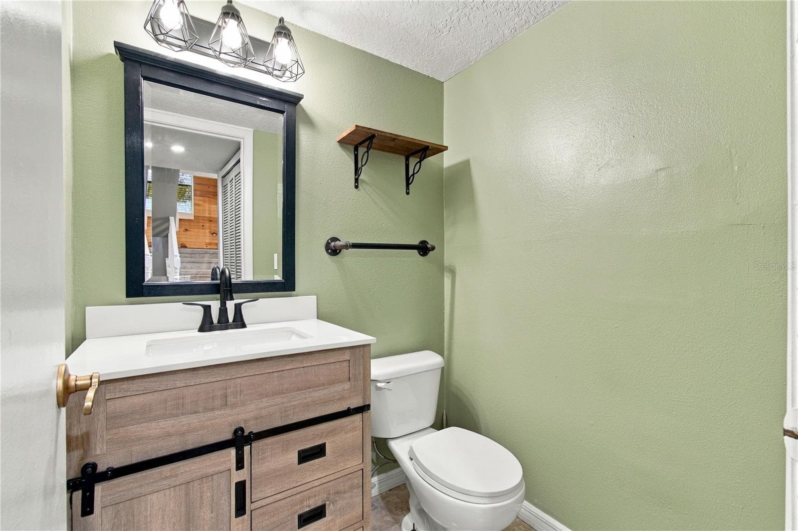Downstairs Half Bathroom - 9914 SURREY RIDGE RD, ORLANDO