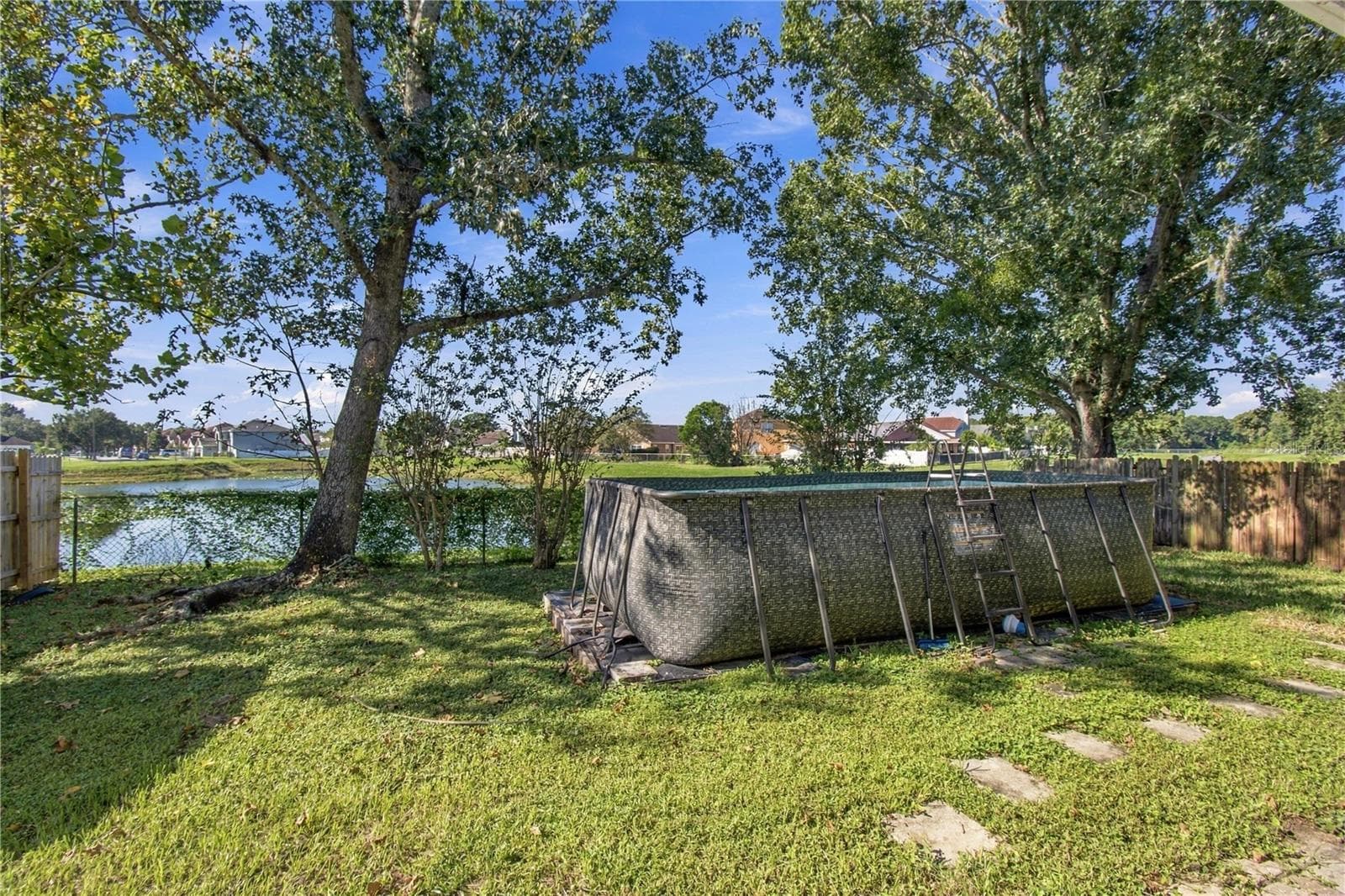 Back Yard - 9914 SURREY RIDGE RD, ORLANDO