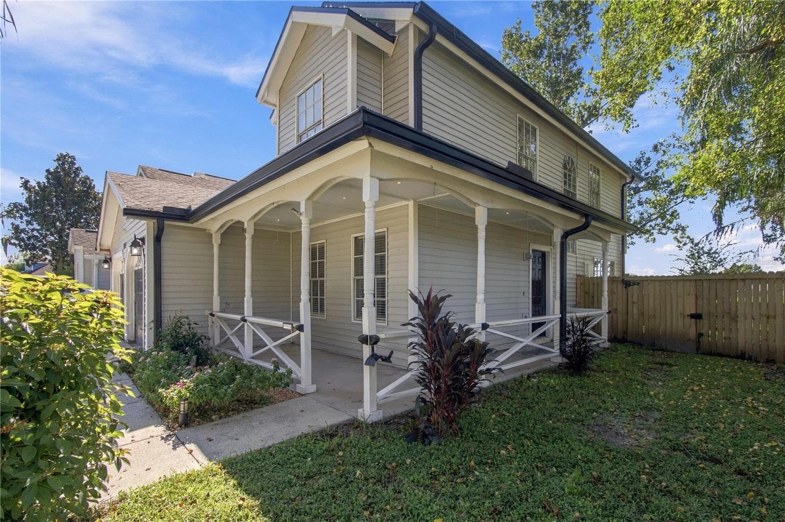 Front Porch - 9914 SURREY RIDGE RD, ORLANDO