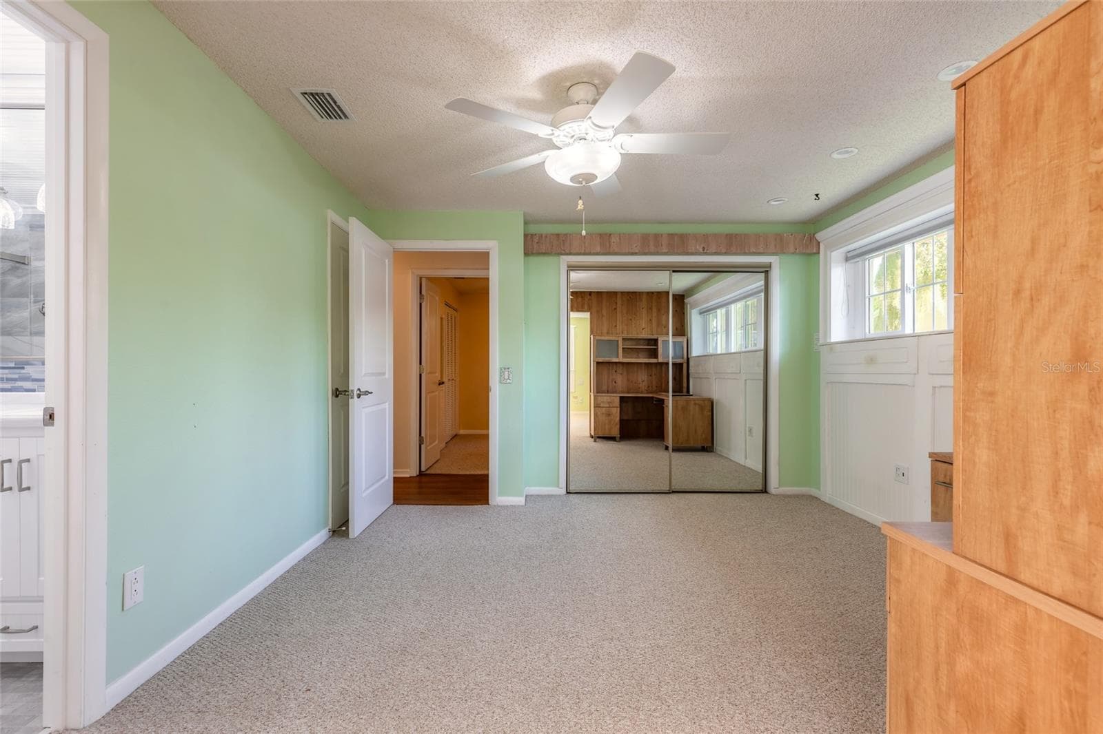 Single Family Residence at 2526 ROYAL PALM DR, EDGEWATER, photo 12 of 37