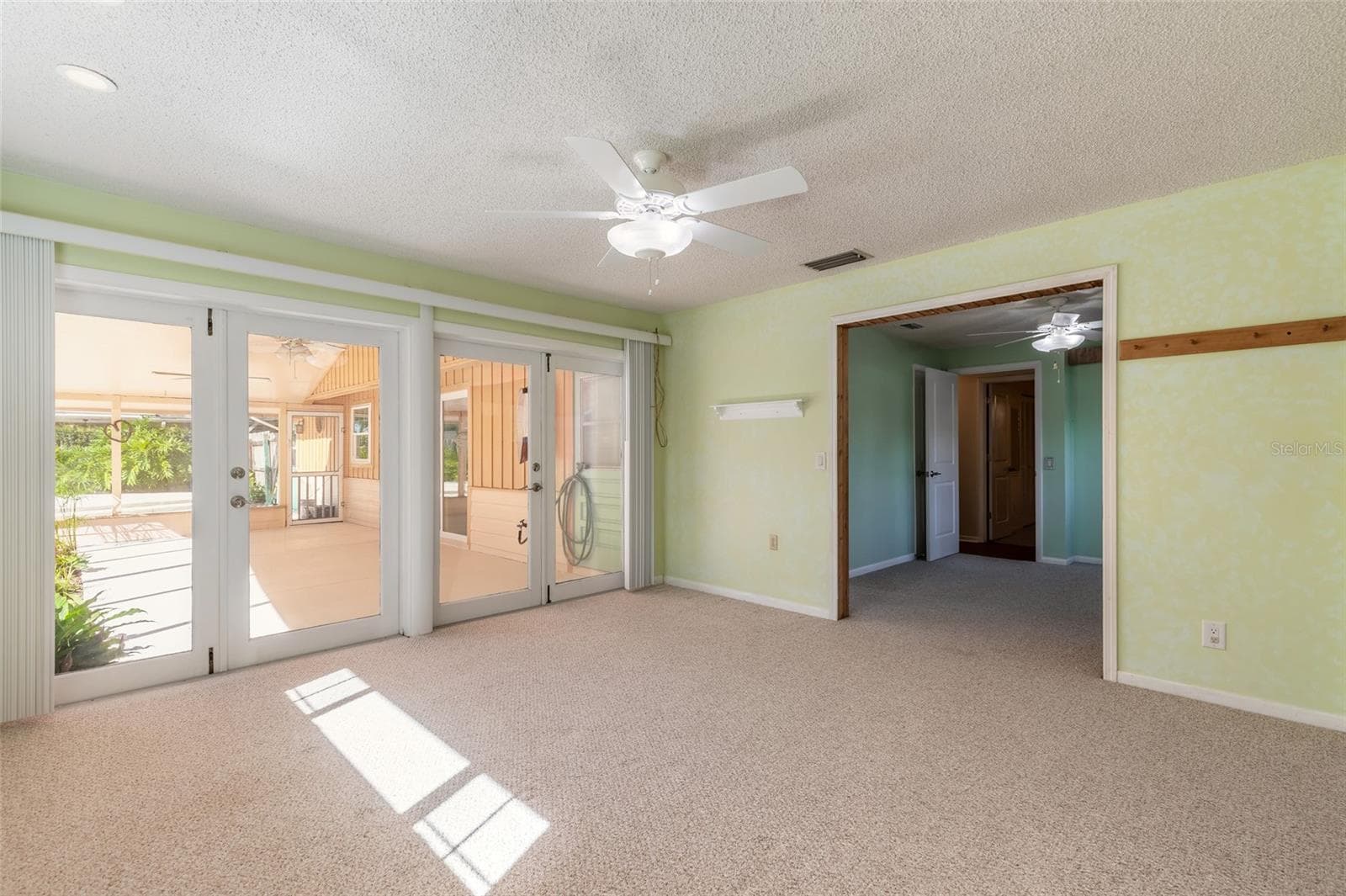 Single Family Residence at 2526 ROYAL PALM DR, EDGEWATER, photo 16 of 37