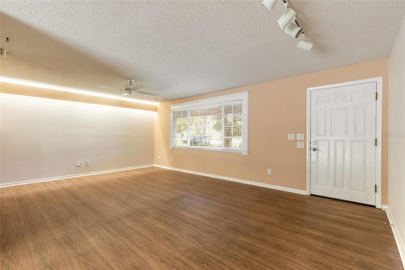 Single Family Residence at 2526 ROYAL PALM DR, EDGEWATER, photo 18 of 37