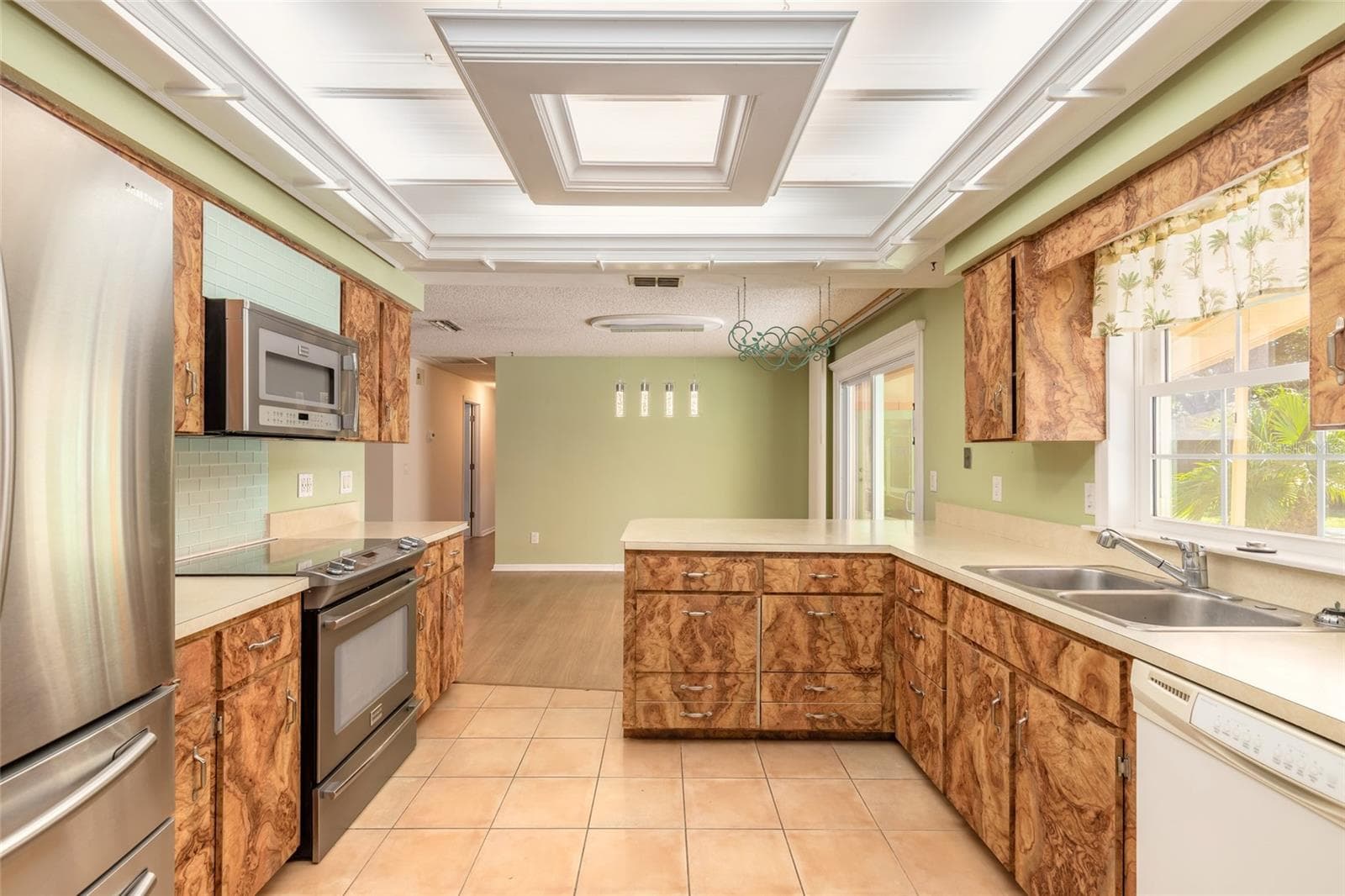 Single Family Residence at 2526 ROYAL PALM DR, EDGEWATER, photo 25 of 37