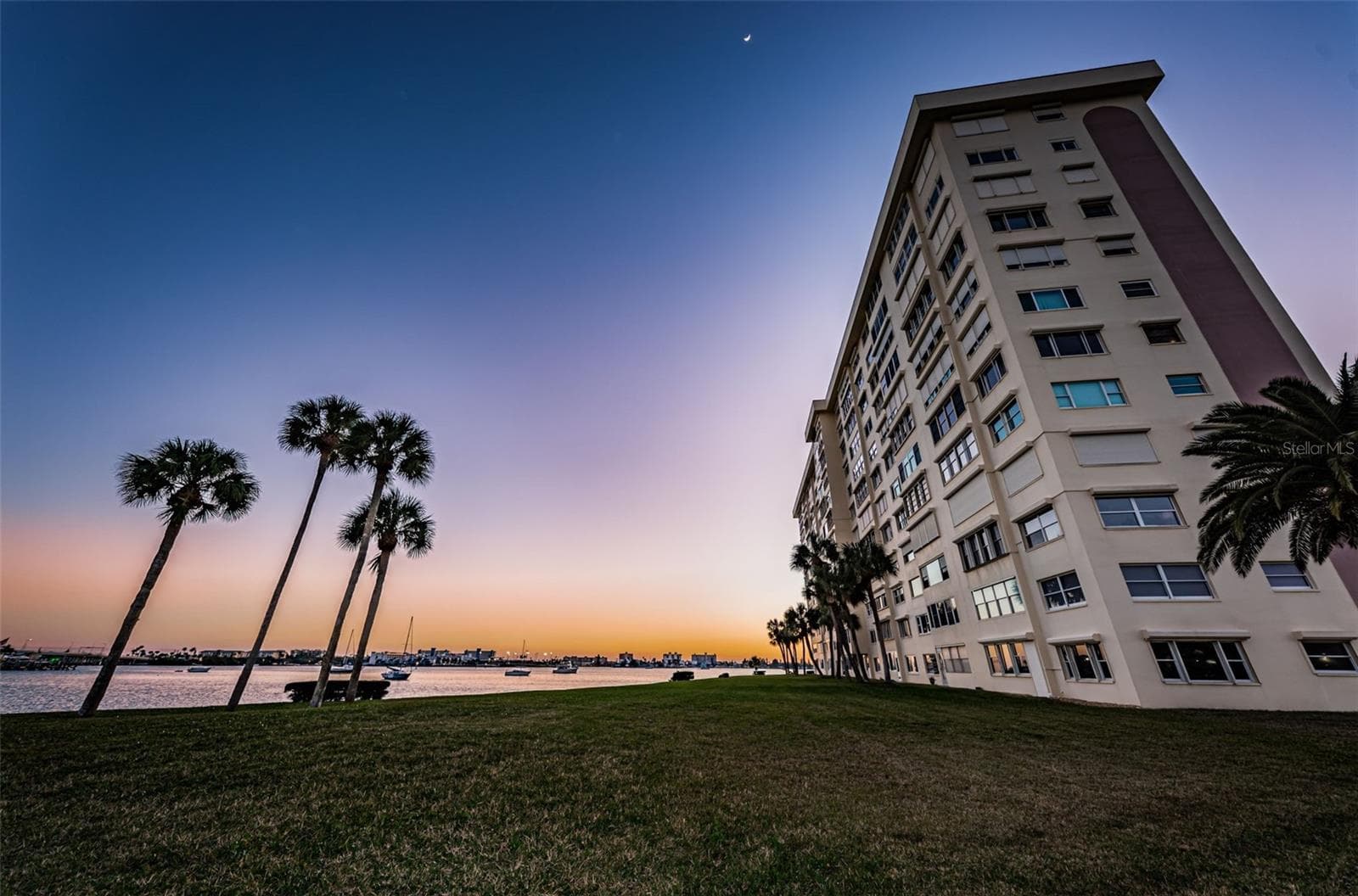 Sunset at Continental Building - 4775 COVE CIR #904, ST PETERSBURG