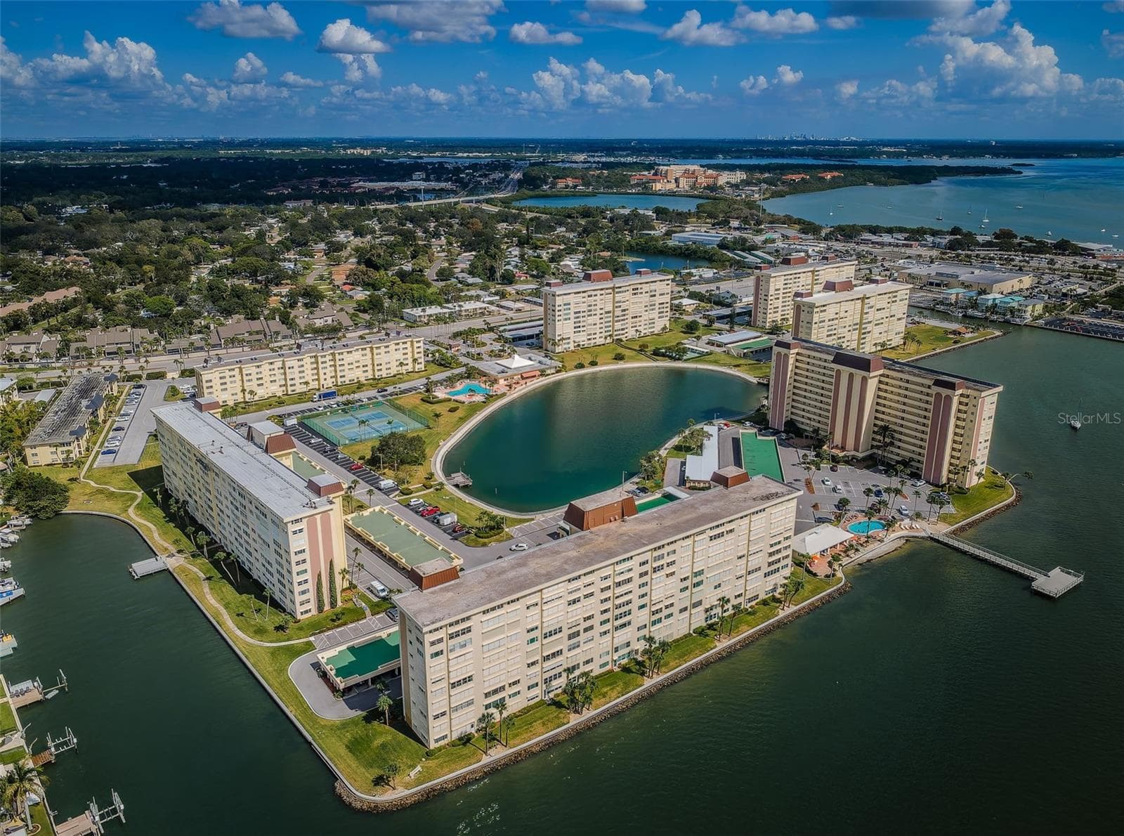 Condominium at 4775 COVE CIR #904, ST PETERSBURG, photo 39 of 56