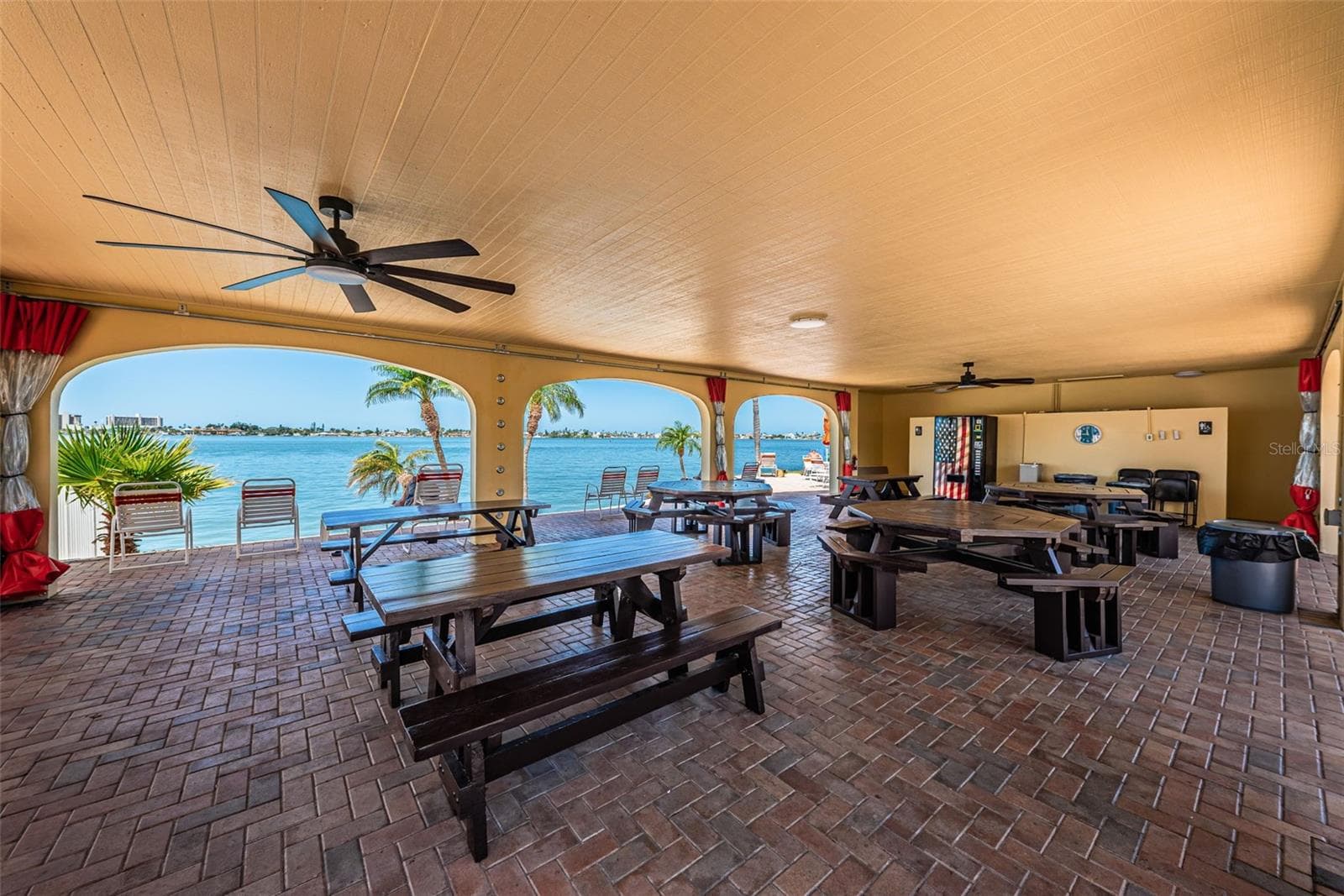 Second pool pavilion - 4775 COVE CIR #904, ST PETERSBURG