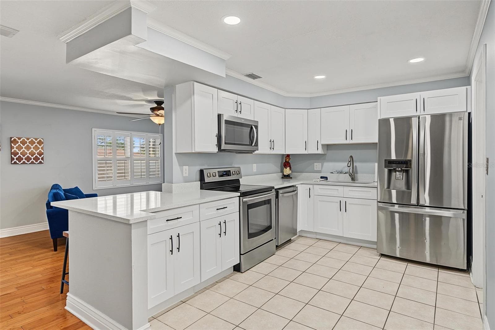 Single Family Residence at 4317 S HALE AVE, TAMPA, photo 4 of 37