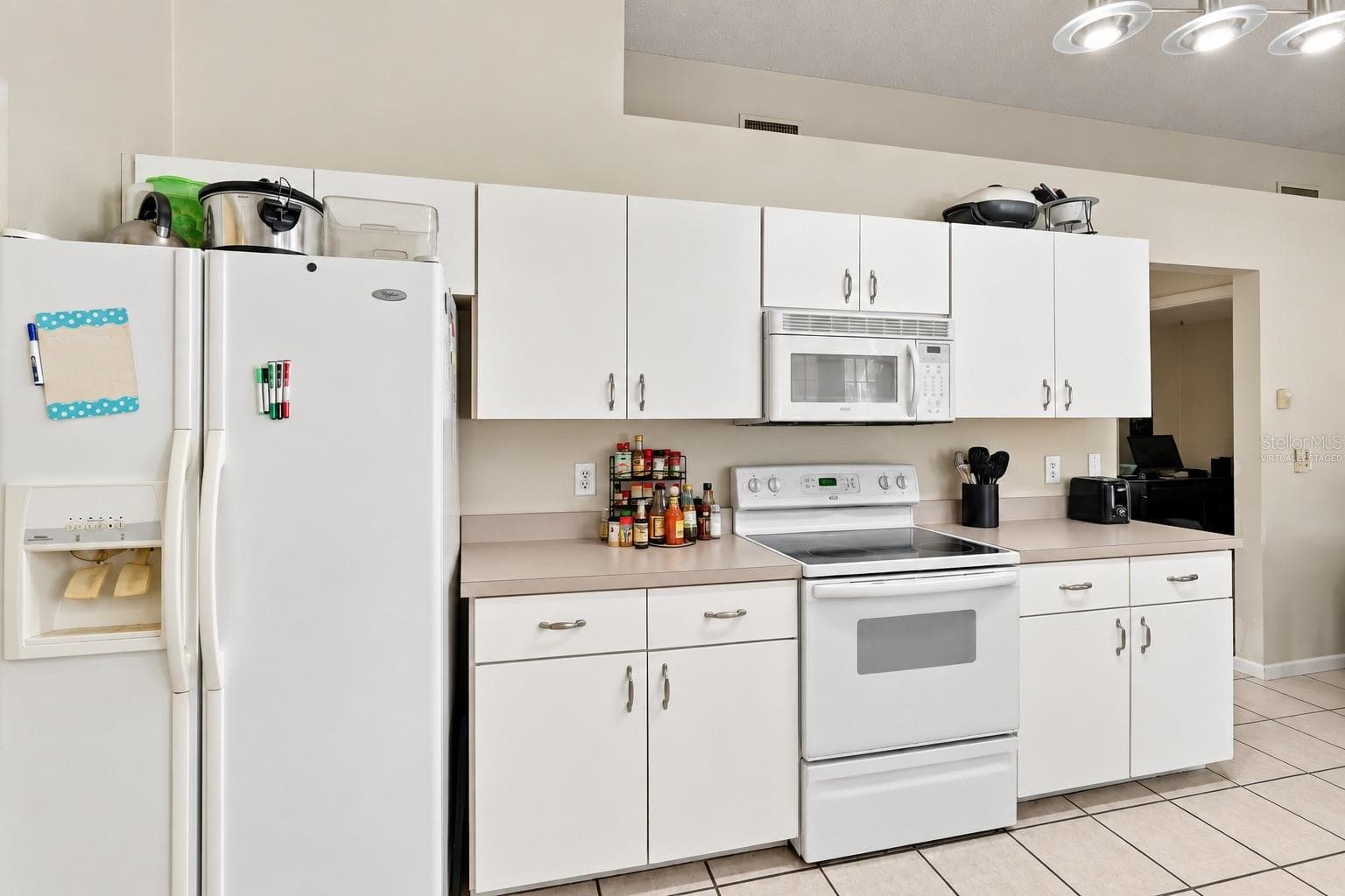 Virtually staged - 7828 LAKE PLACID LN, NEW PORT RICHEY