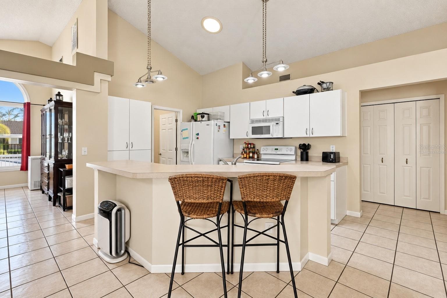 Virtually staged - 7828 LAKE PLACID LN, NEW PORT RICHEY