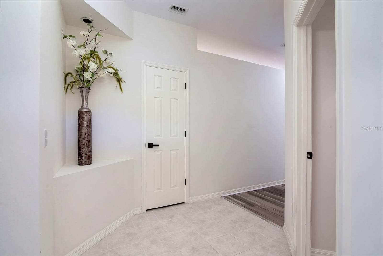 Single Family Residence at 338 FOXHILL DR, DEBARY, photo 6 of 43