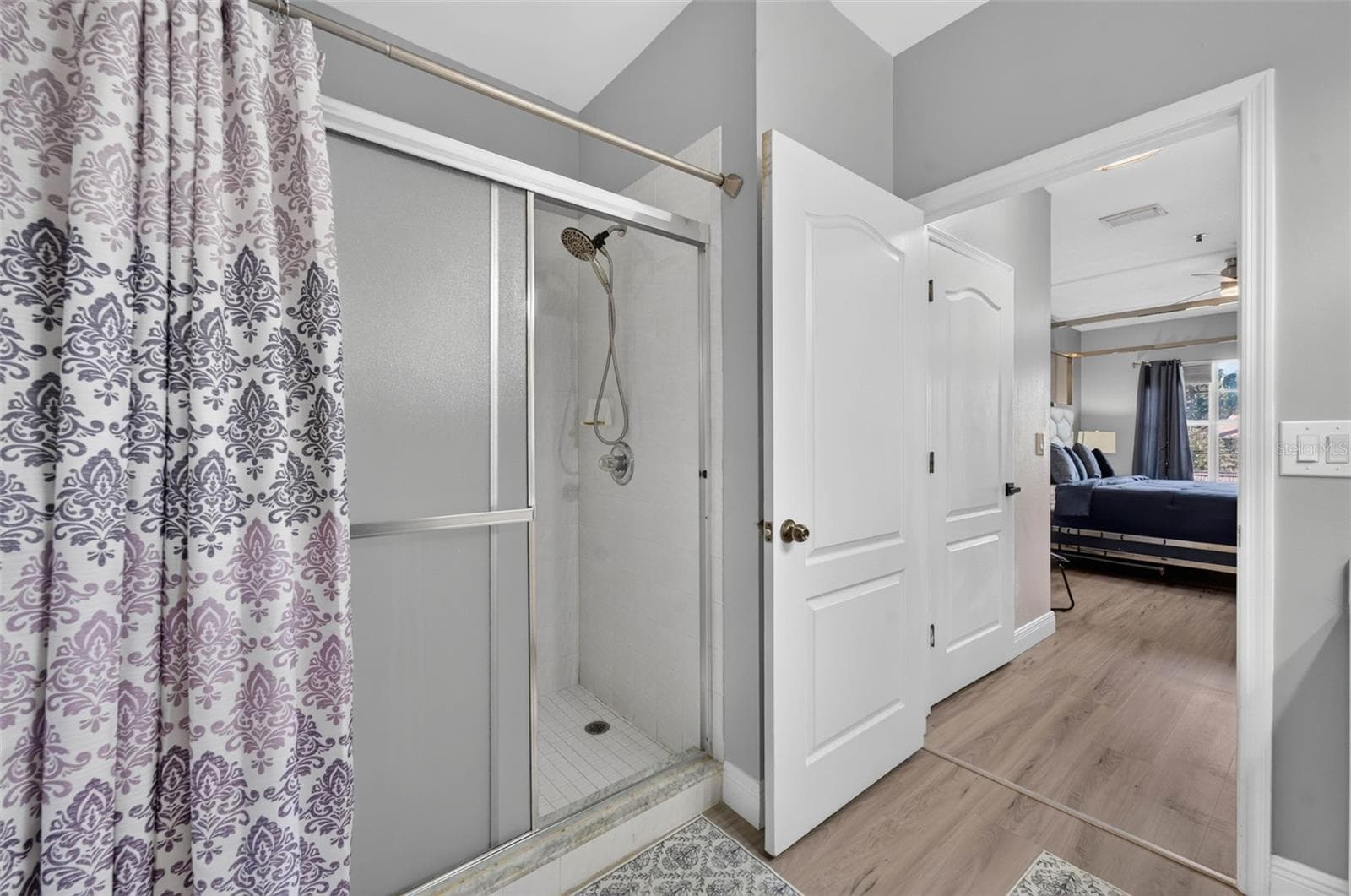 Primary bath with walk-in shower - 4849 CYPRESS WOODS DR #1302, ORLANDO