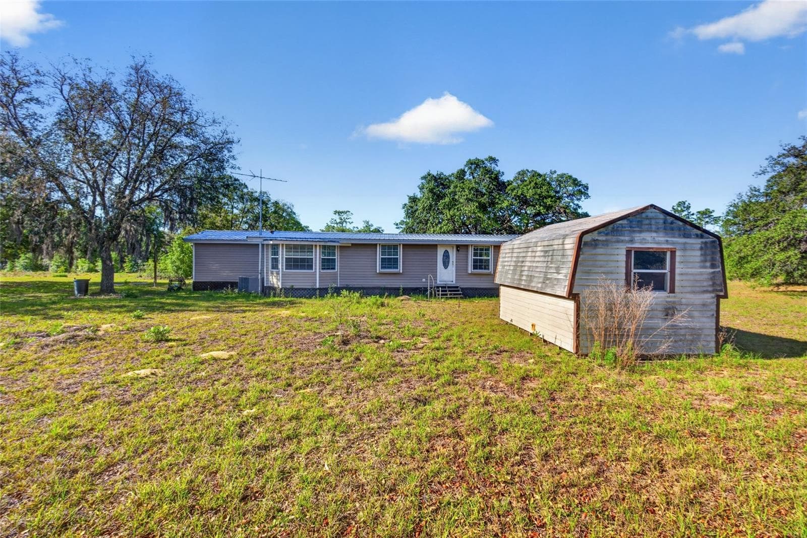 Manufactured Home at 11751 NE 116TH ST, ARCHER, photo 23 of 53