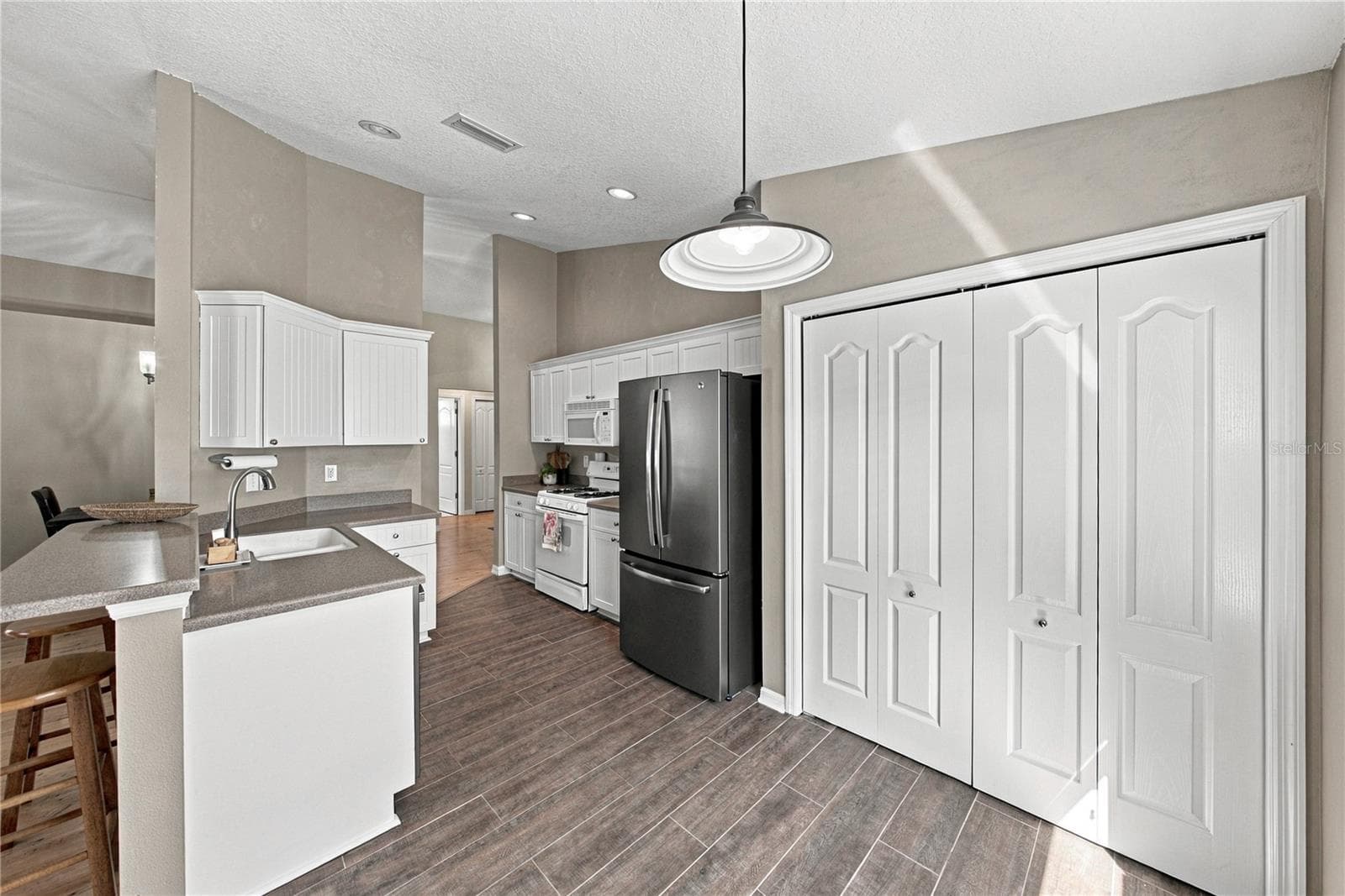 Single Family Residence at 7619 WILTSHIRE PARK PL, APOLLO BEACH, photo 13 of 45