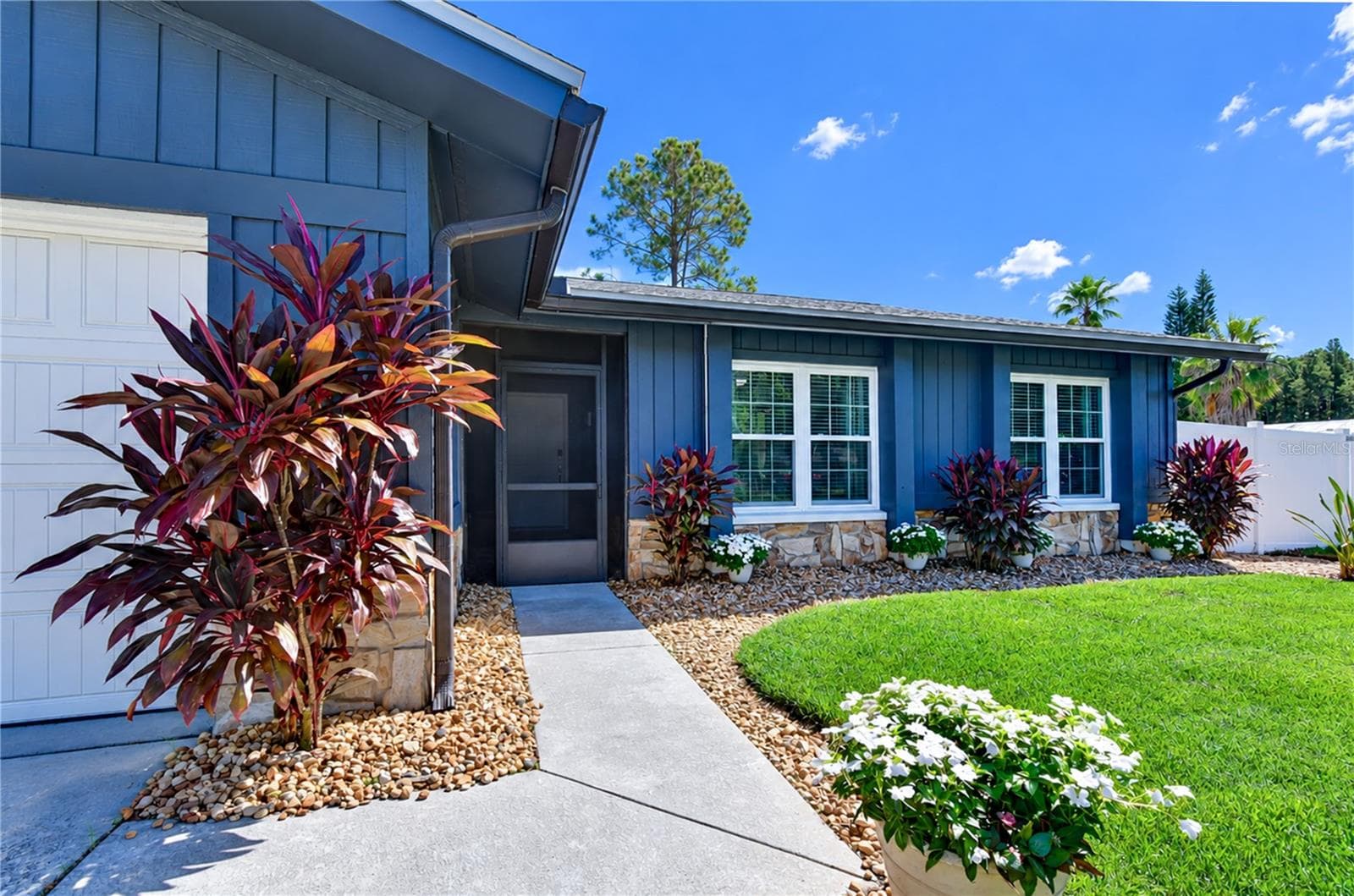 Single Family Residence at 16201 PARKSIDE DR, TAMPA, photo 5 of 32