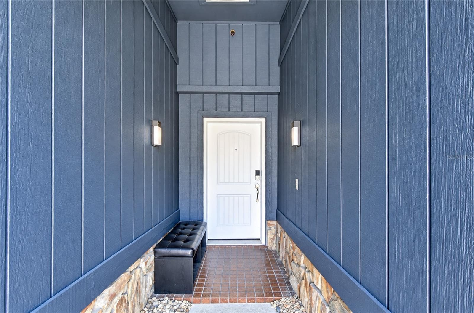 Single Family Residence at 16201 PARKSIDE DR, TAMPA, photo 6 of 32