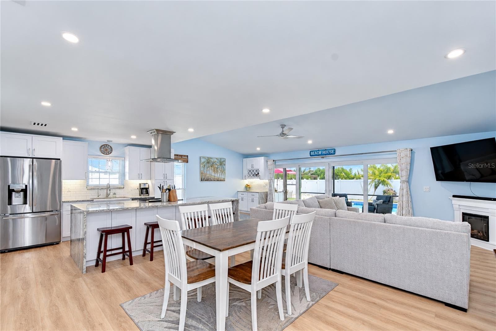 Single Family Residence at 16201 PARKSIDE DR, TAMPA, photo 9 of 32