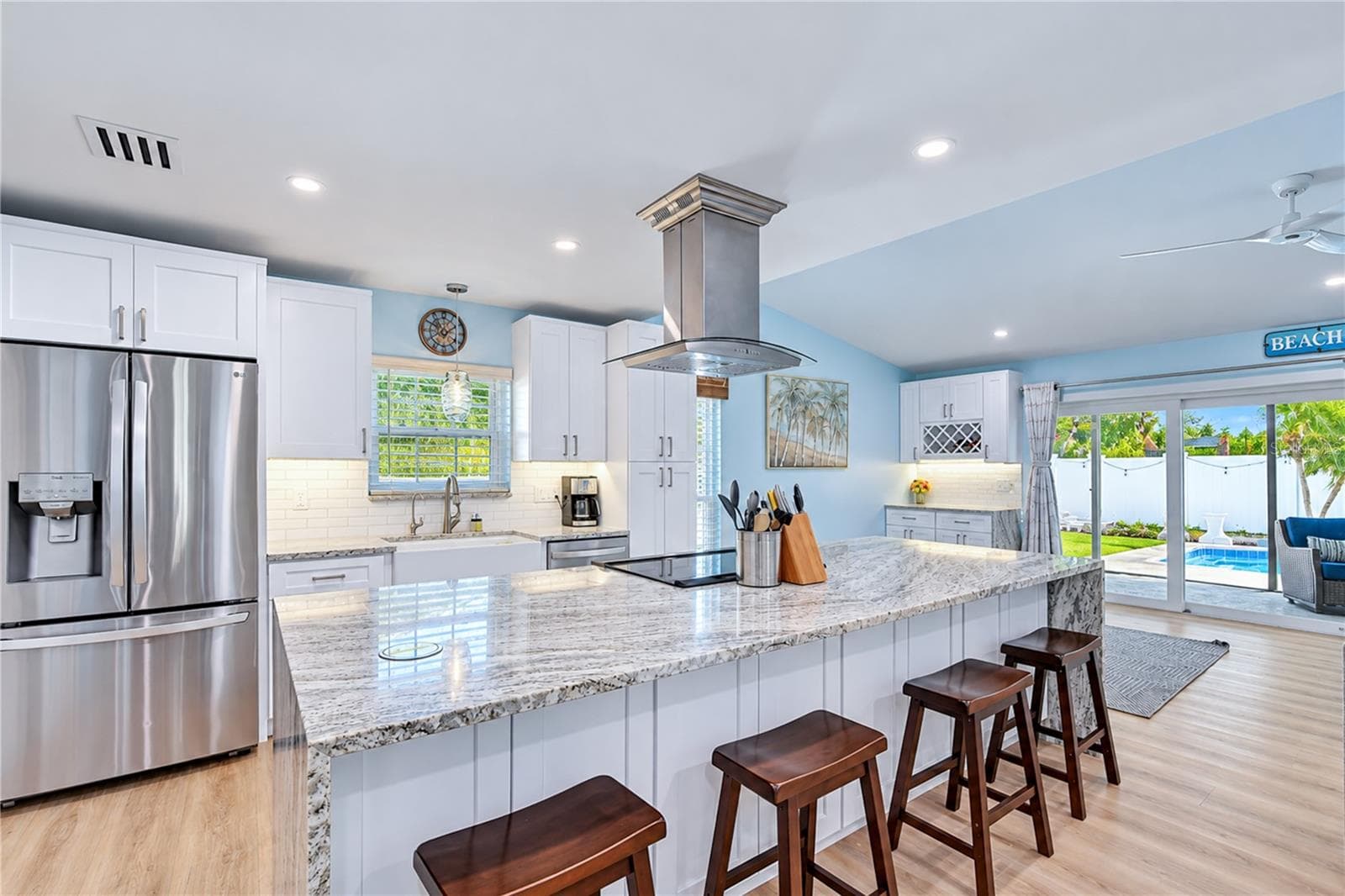 Single Family Residence at 16201 PARKSIDE DR, TAMPA, photo 10 of 32