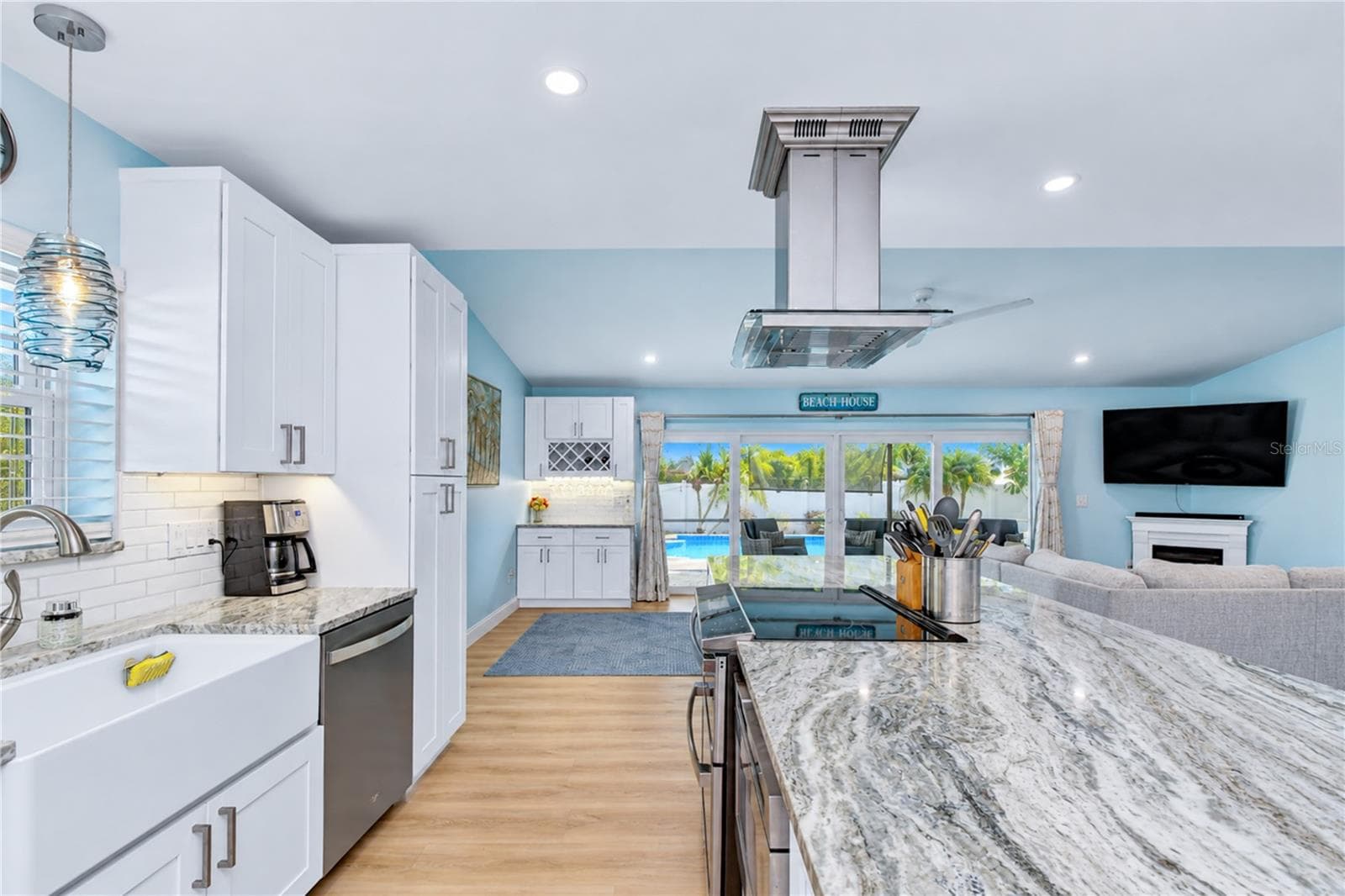 Single Family Residence at 16201 PARKSIDE DR, TAMPA, photo 11 of 32