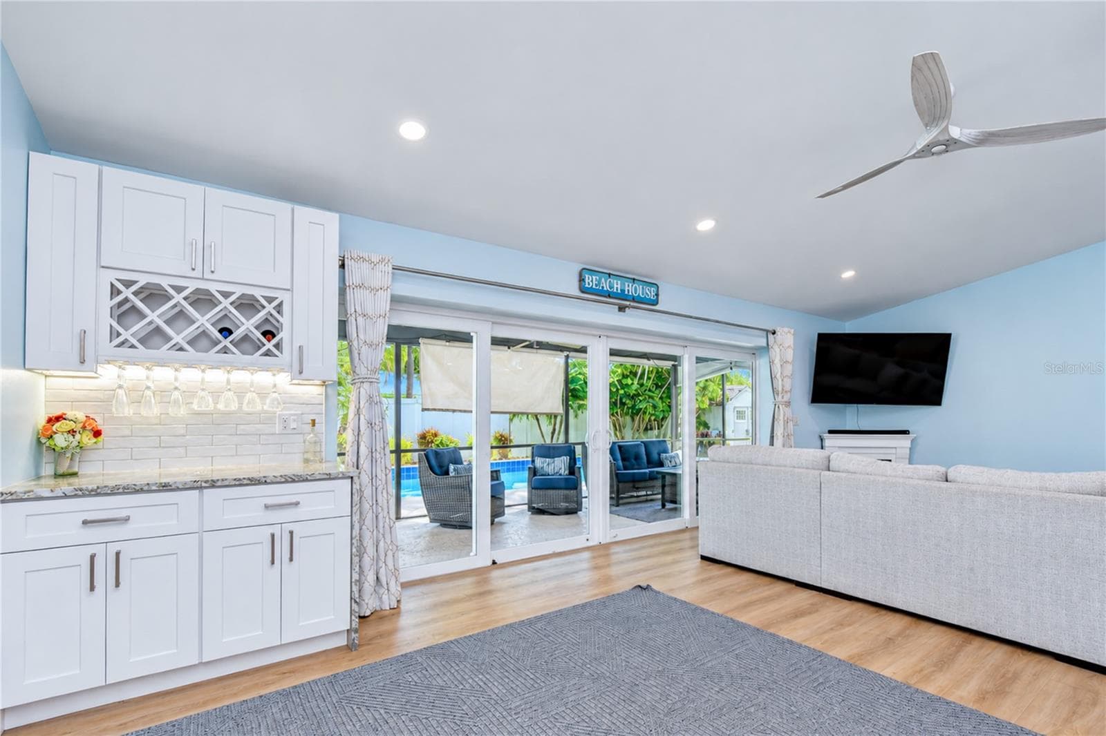 Single Family Residence at 16201 PARKSIDE DR, TAMPA, photo 13 of 32