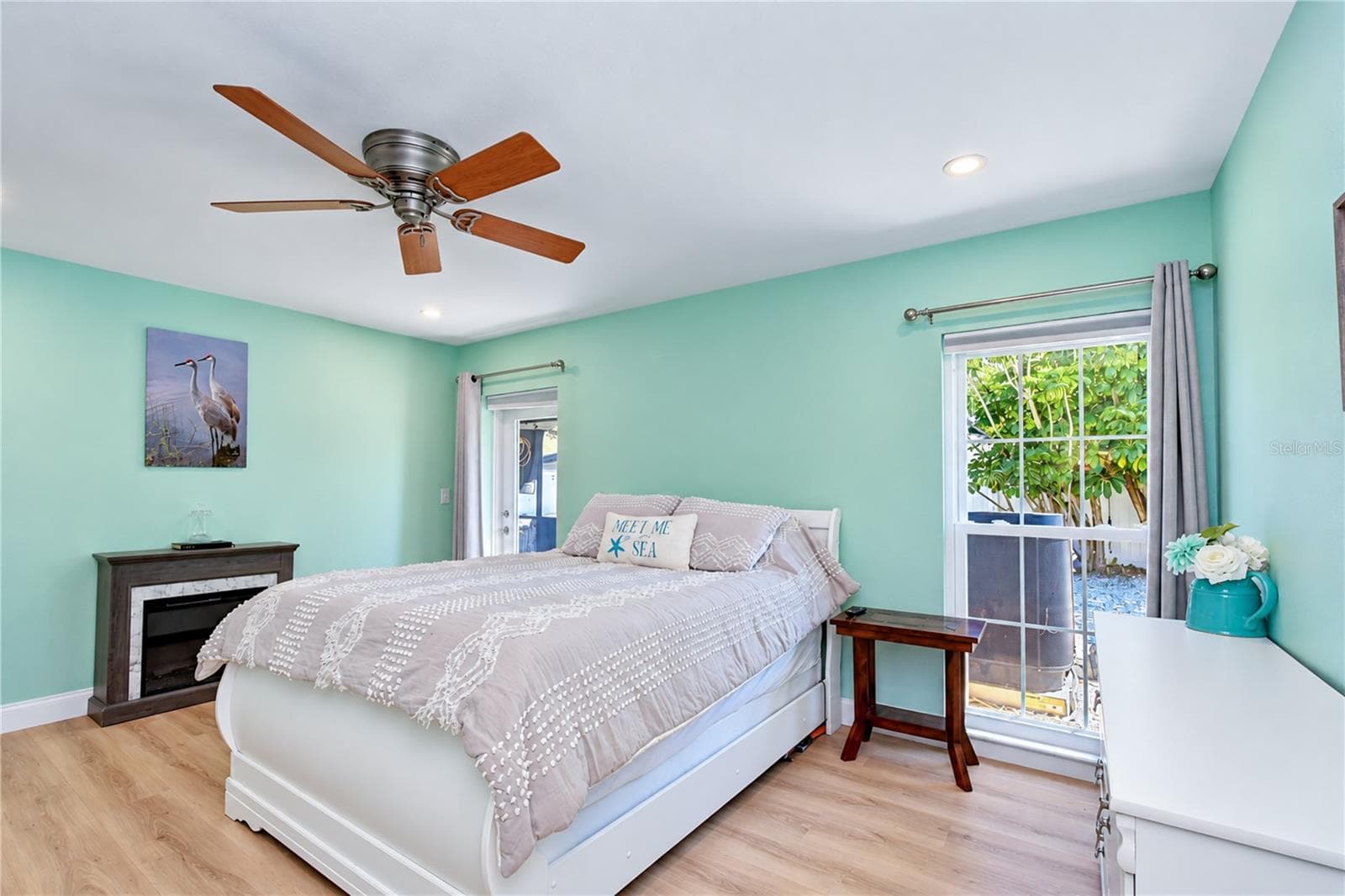 Single Family Residence at 16201 PARKSIDE DR, TAMPA, photo 16 of 32