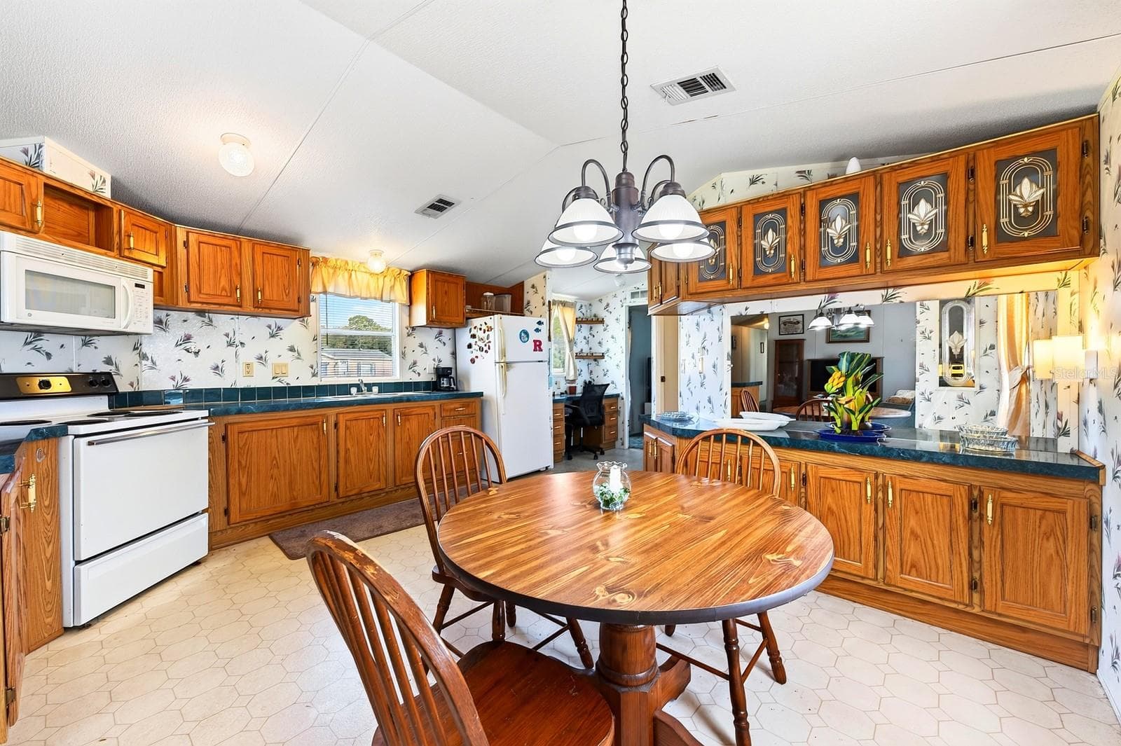Eat-In Kitchen. - 3150 MORNING LIGHT WAY, KISSIMMEE