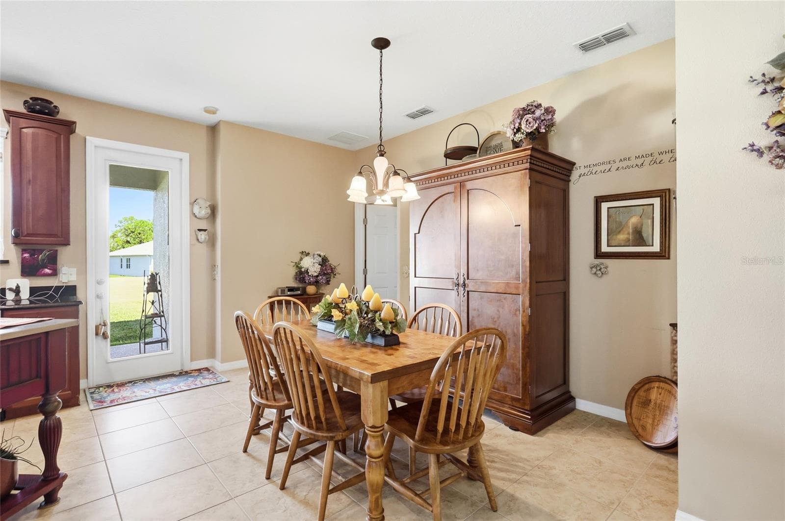 Dining area - 1416 LEXINGTON AVE, DAVENPORT