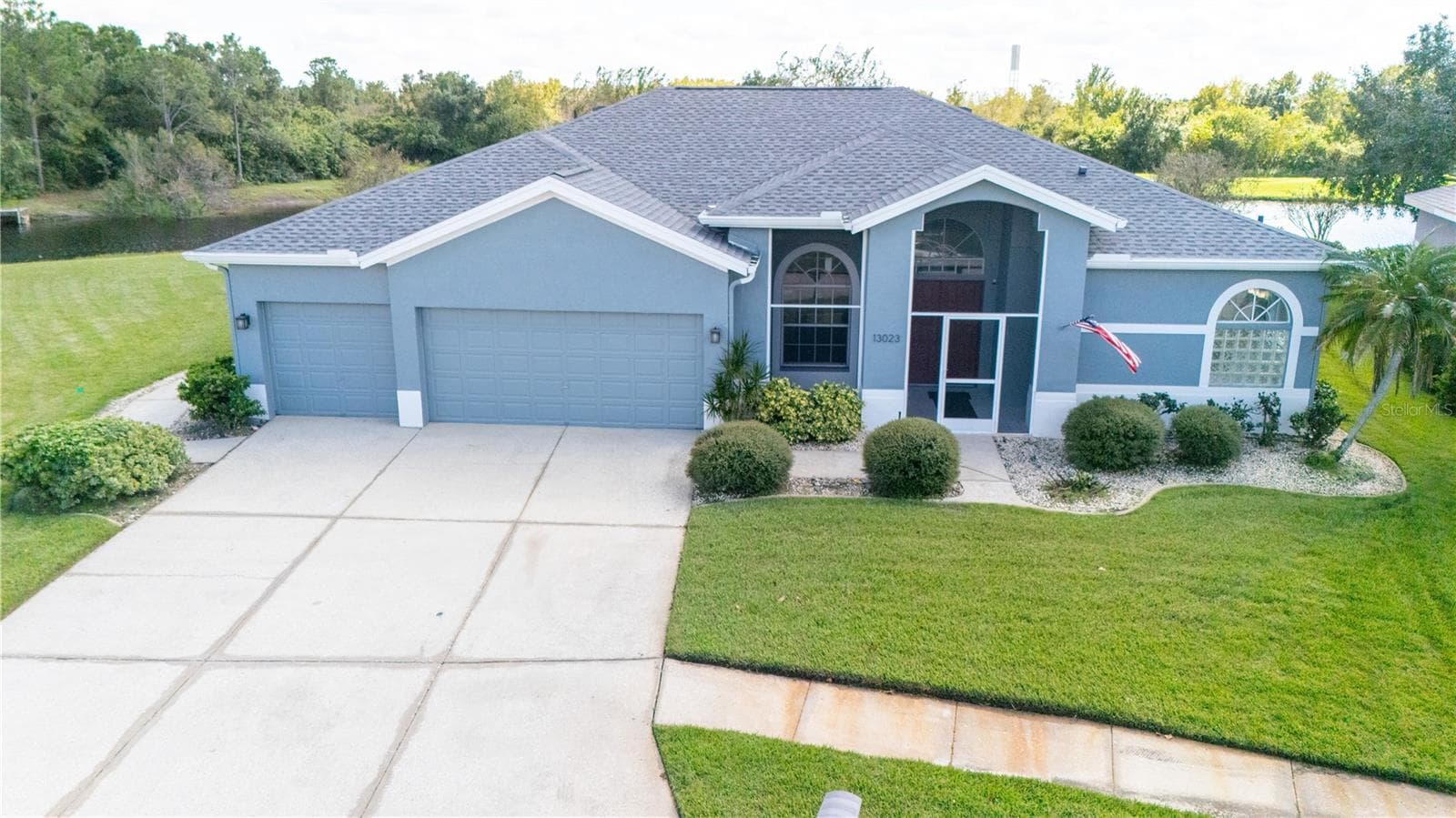 Single Family Residence at 13023 SAINT FILAGREE DR, RIVERVIEW, photo 4 of 83