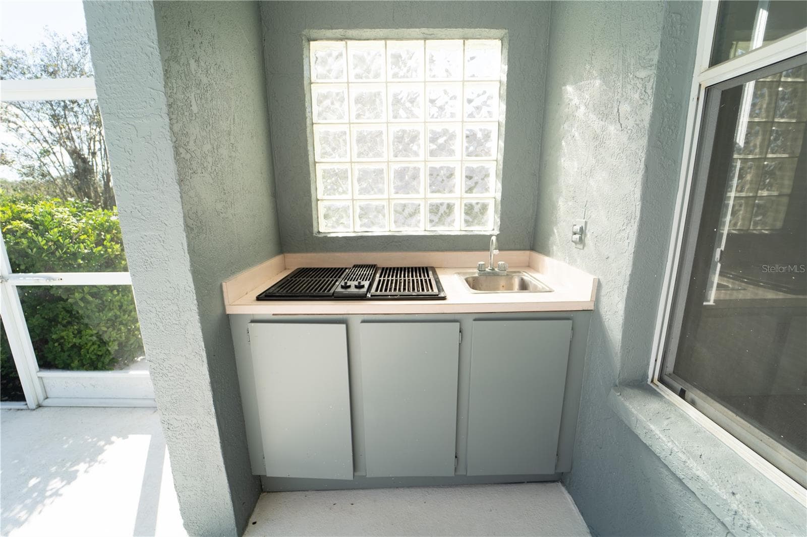 OUTDOOR GAS BBQ GRILL/SINK - 13023 SAINT FILAGREE DR, RIVERVIEW