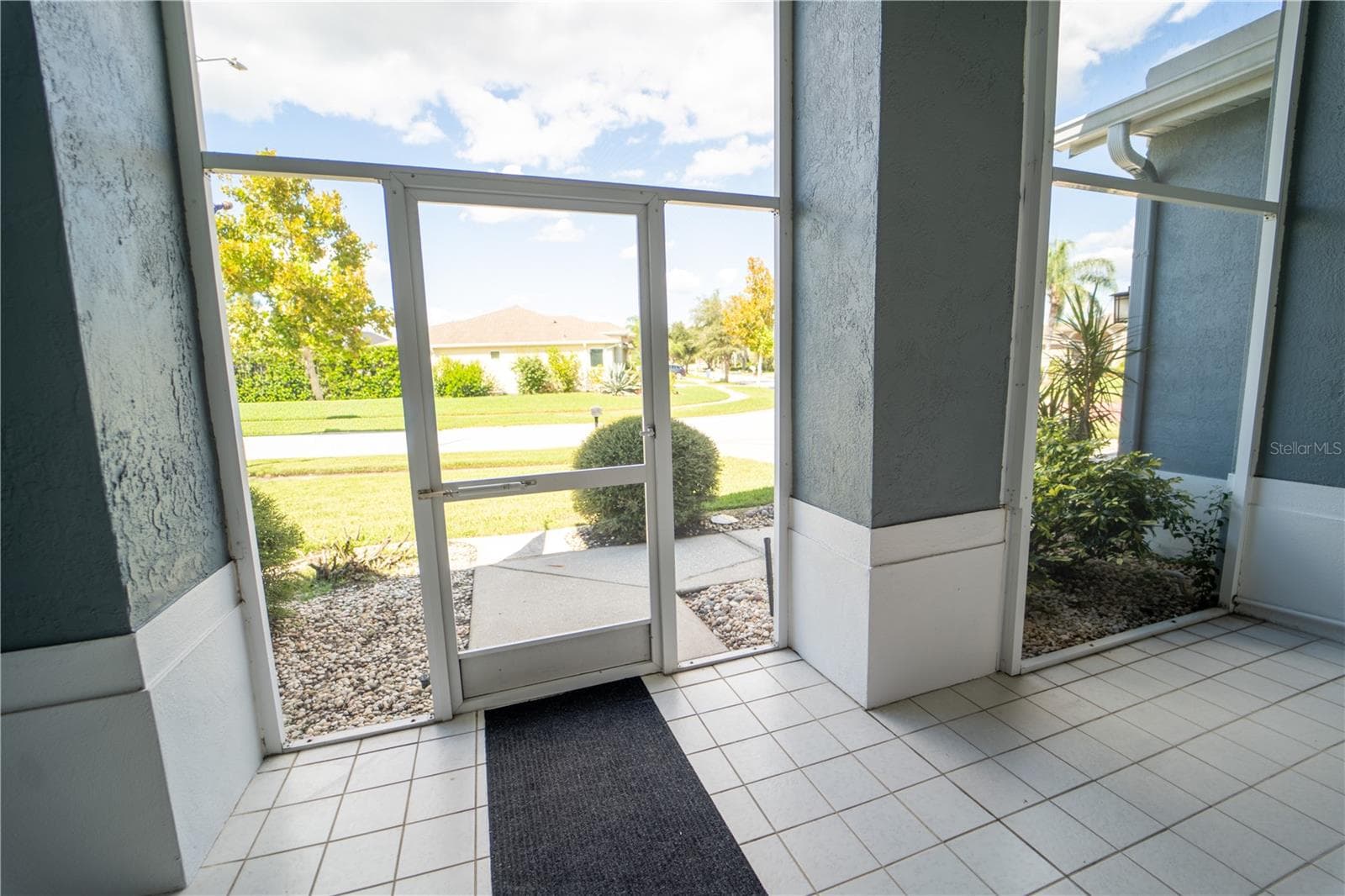 SCREENED IN FRONT PATIO - 13023 SAINT FILAGREE DR, RIVERVIEW