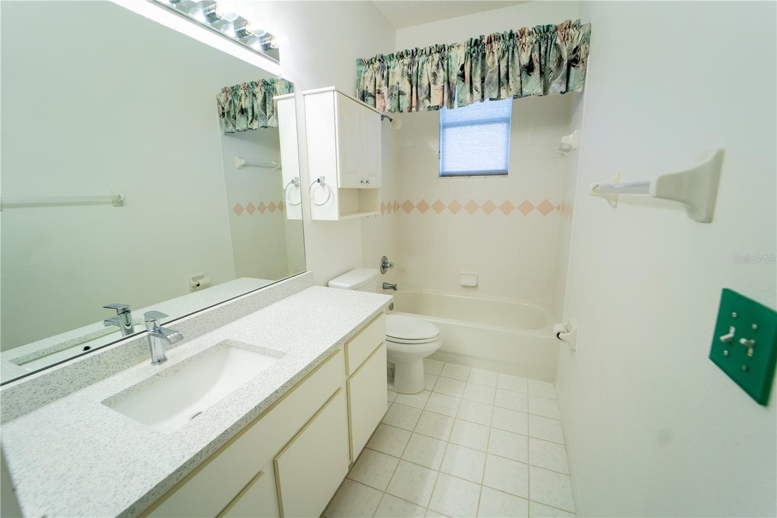 BATHROOM 2 - 13023 SAINT FILAGREE DR, RIVERVIEW