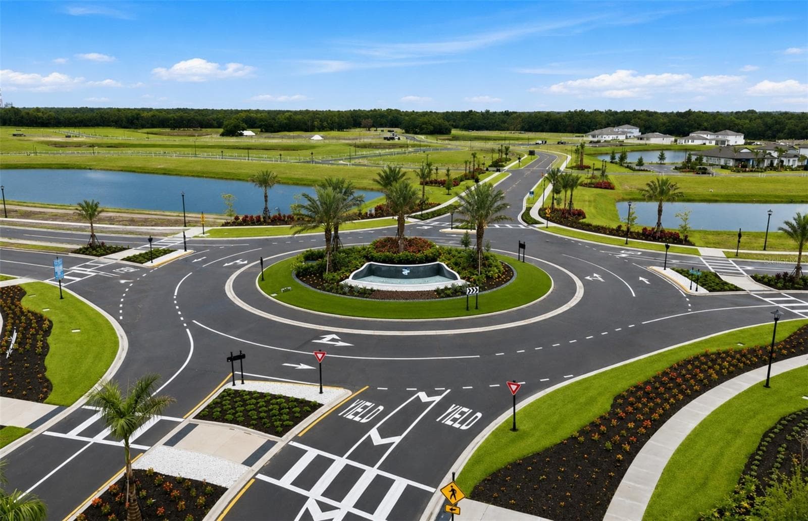 Riversong Fountain Roundabout - 16813 HARMONY RIVER LN, PARRISH