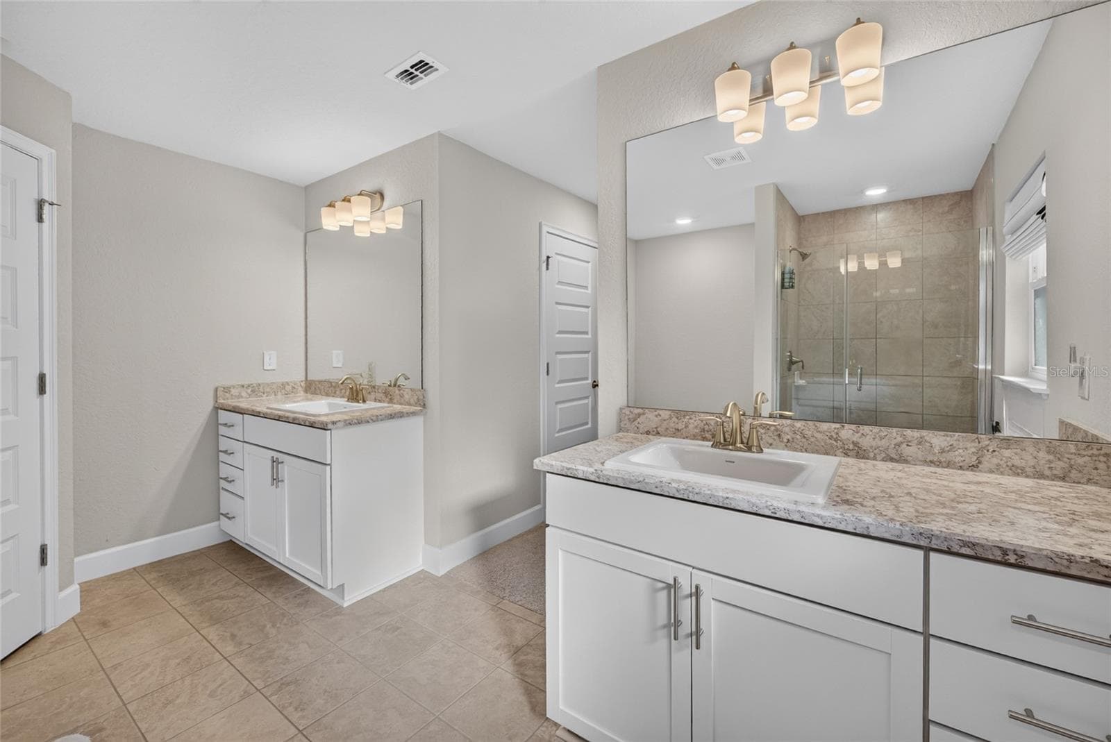 Primary Bathroom - 4655 SW 112TH LN, OCALA